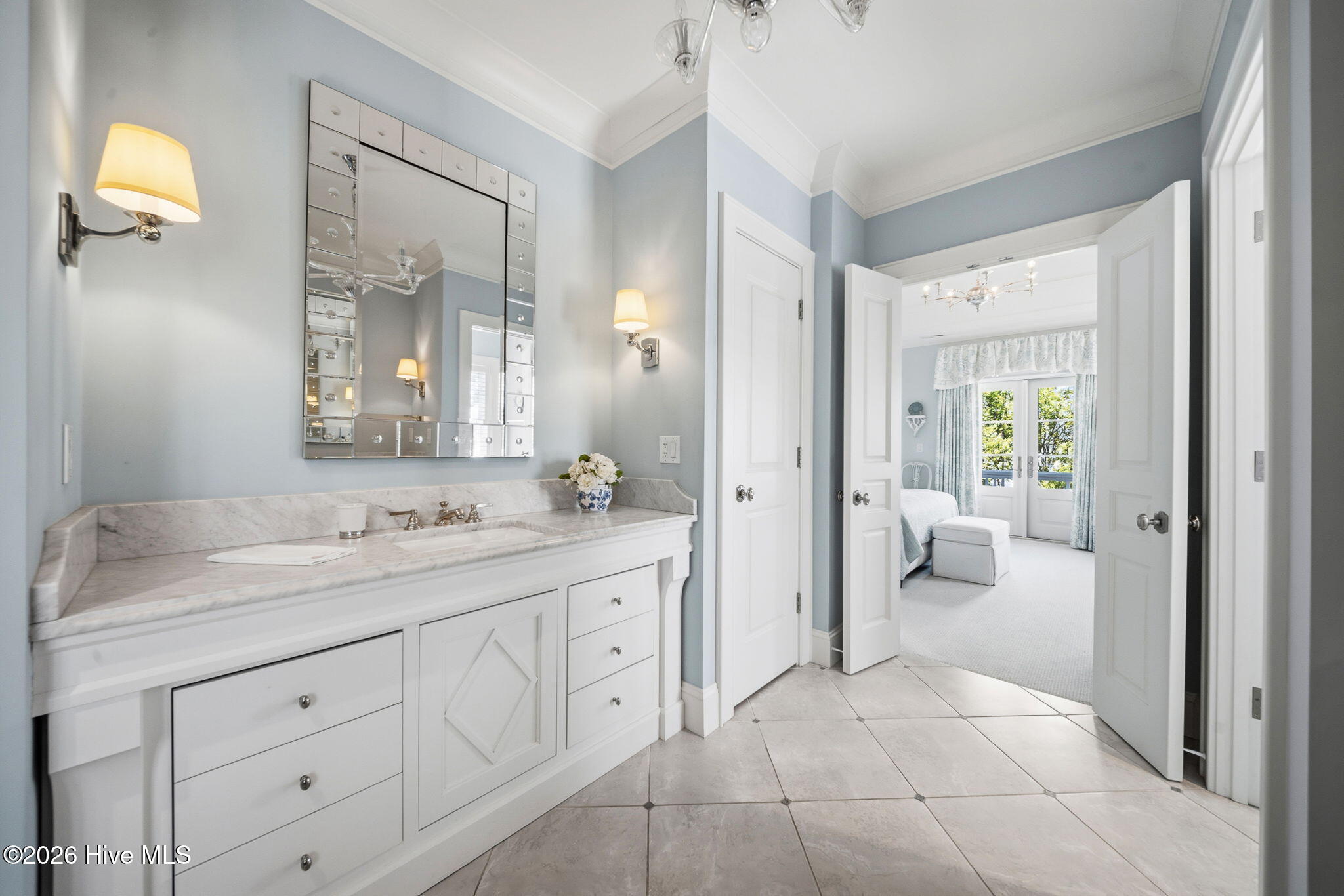 100570583 | Photo 47