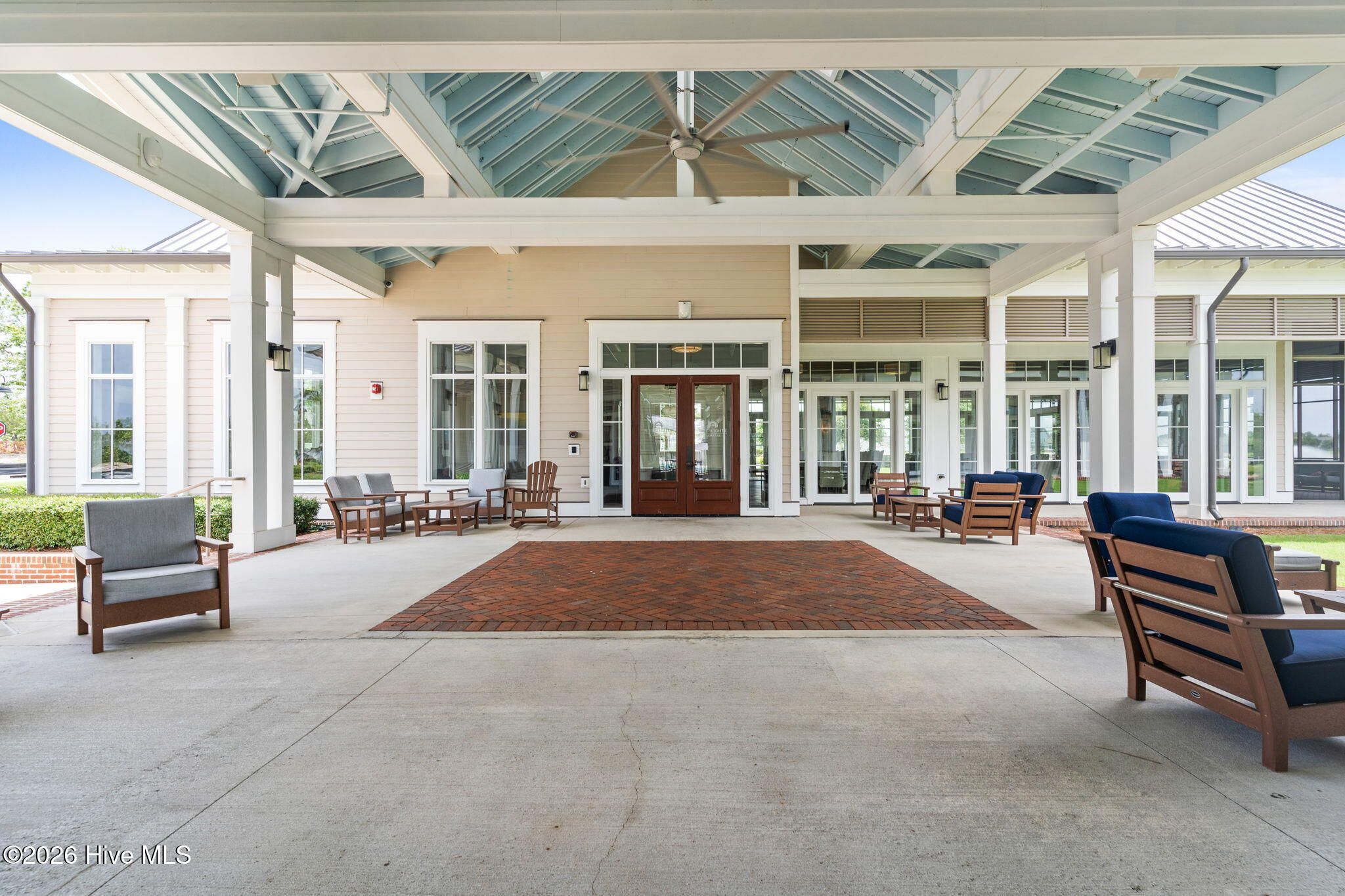 100569048 | Photo 55