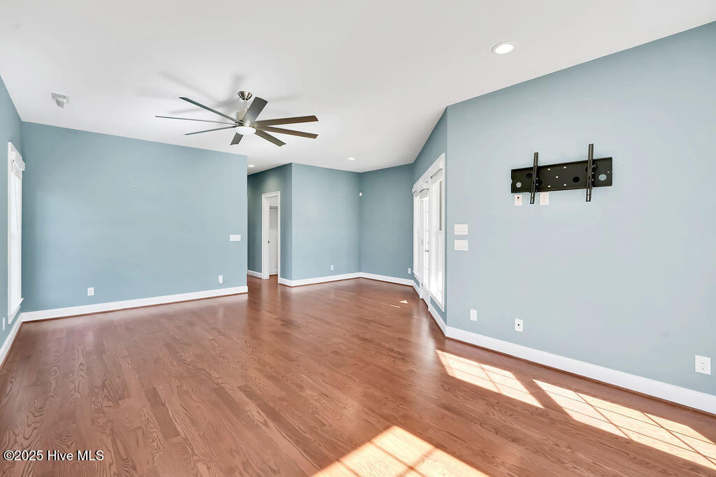 100540084 | Photo 13