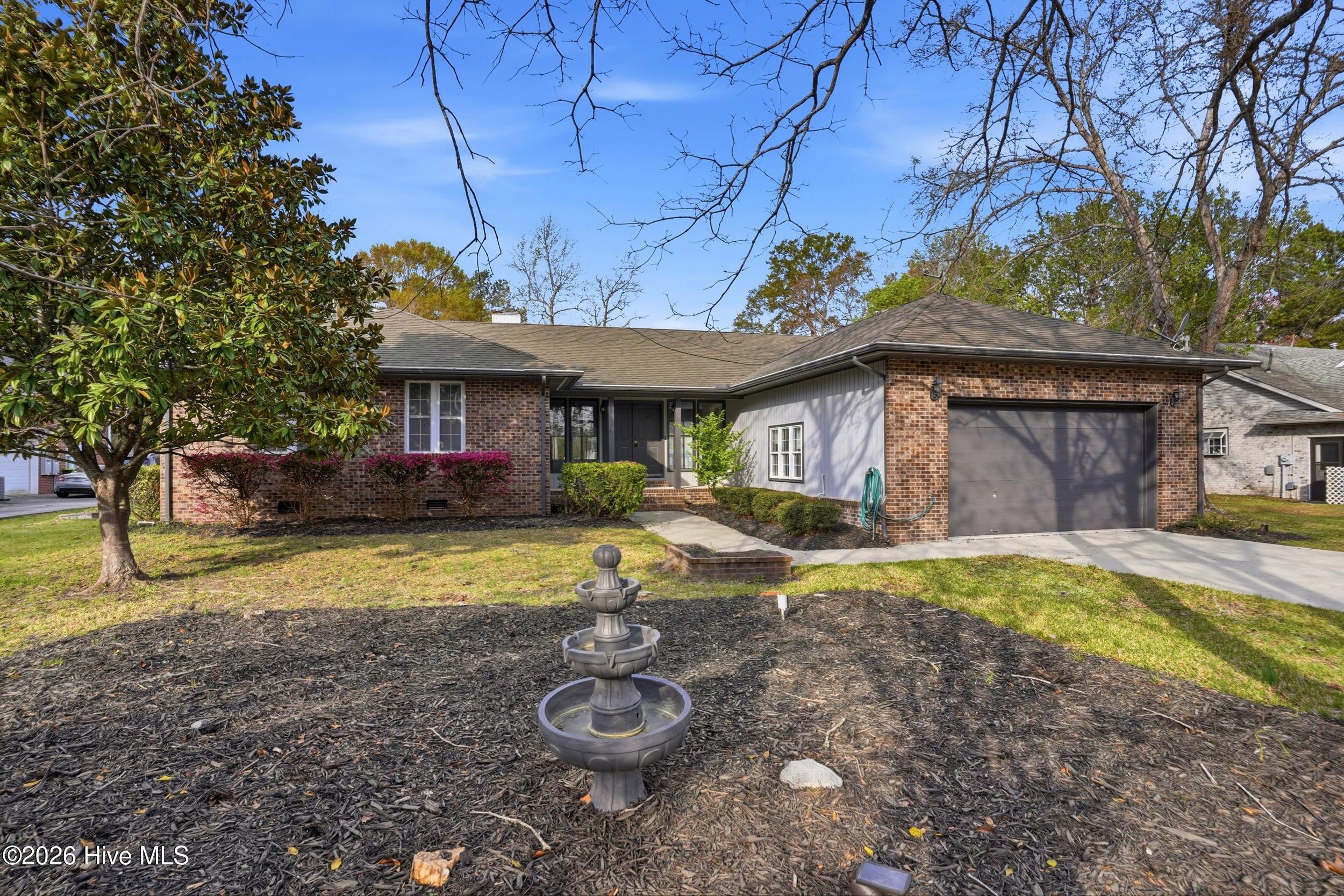 Photo 2 of Single family home for sale at 4 Sandtrap Dr, Shallotte, NC 28470 | MLS# 100608108 | Listing updated on 2026-10-05