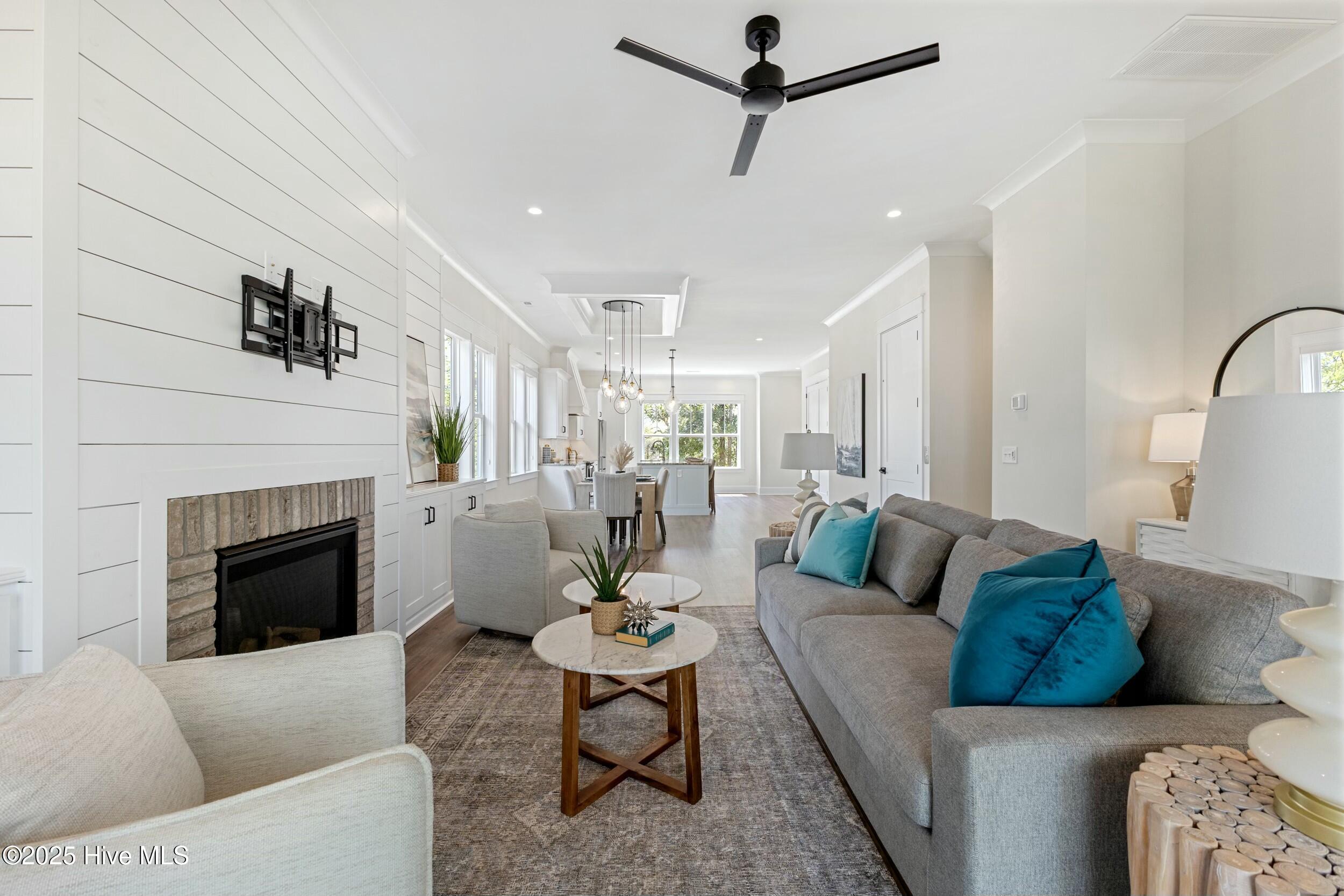 100498490 | Photo 19