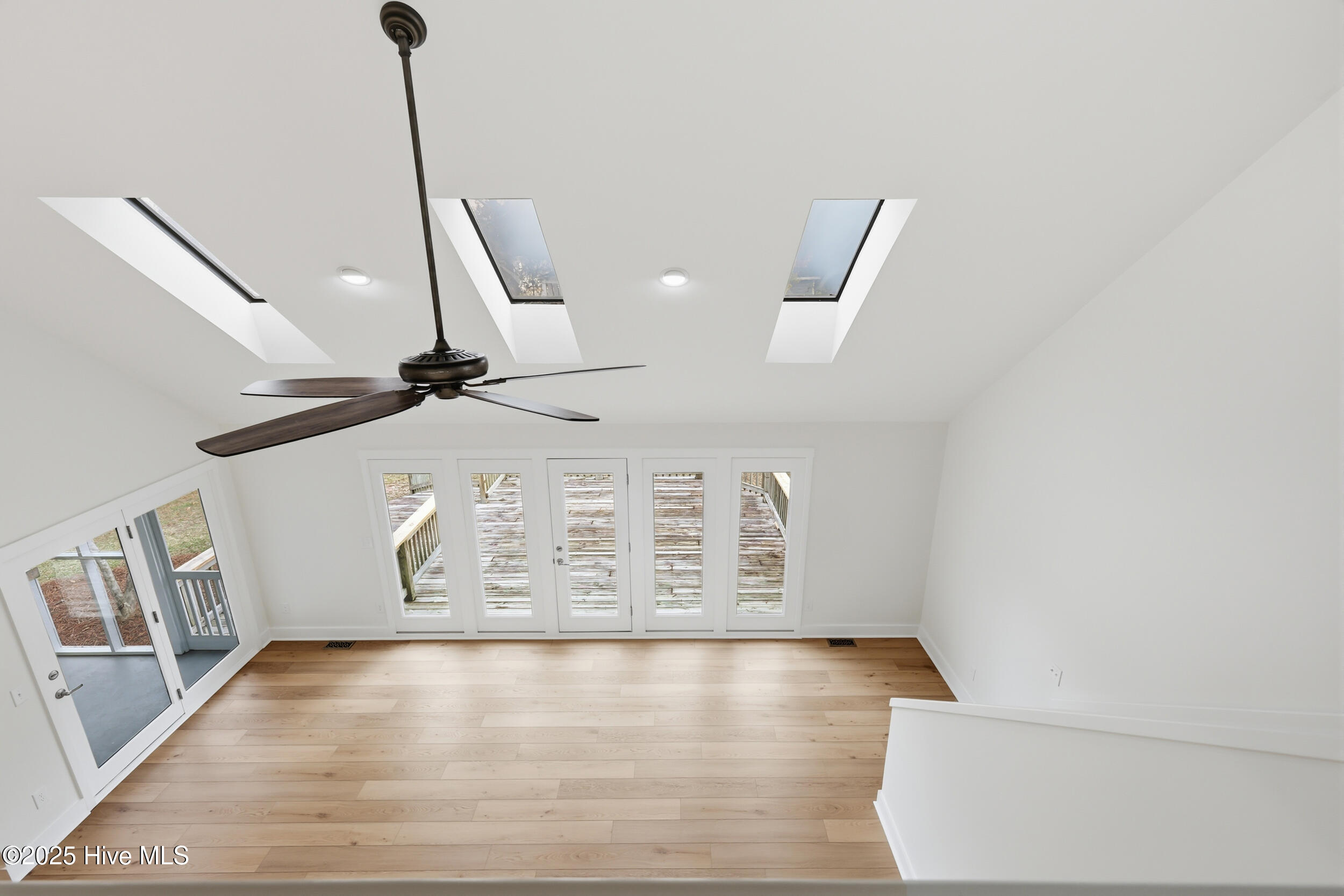 100544794 | Photo 25