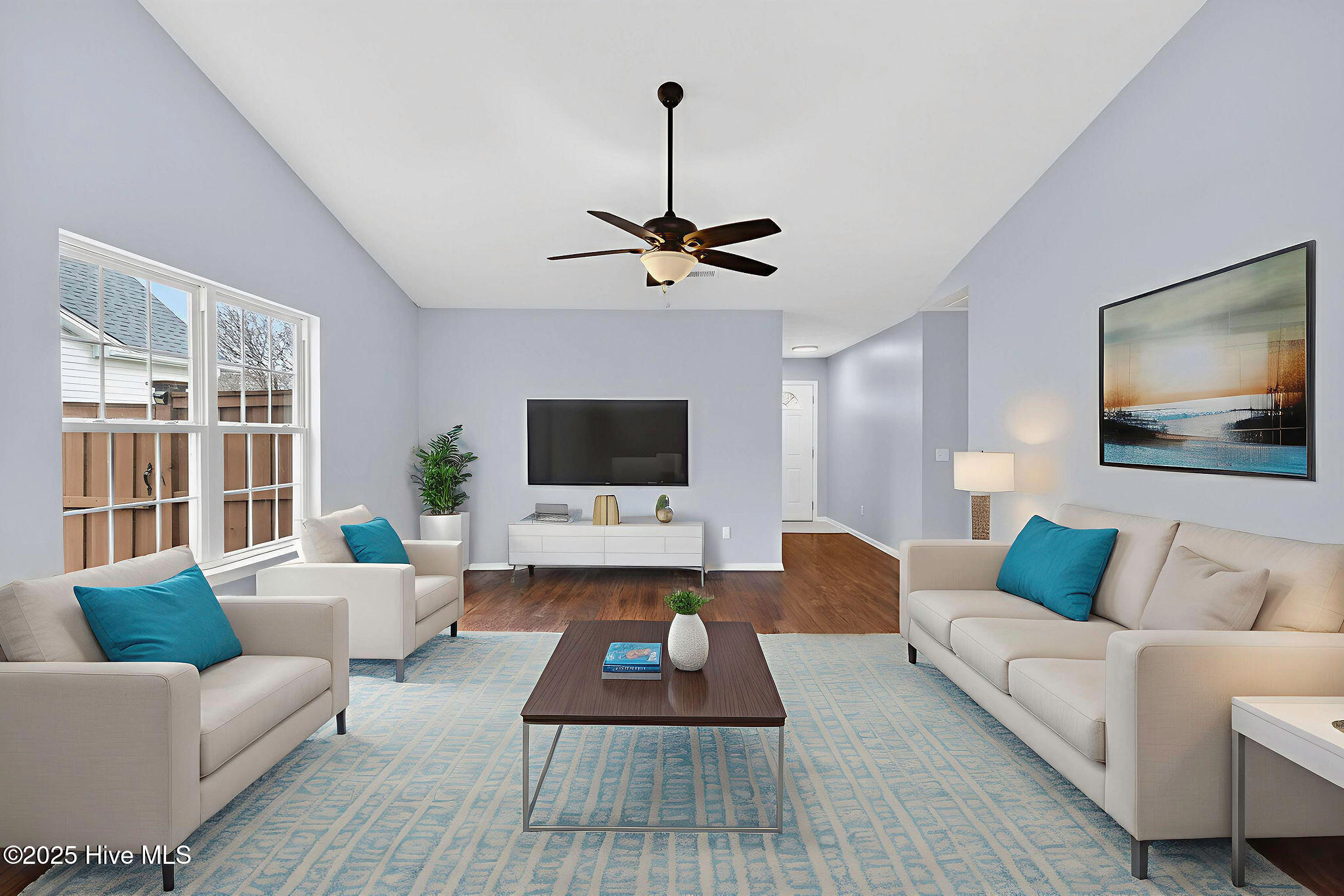 100543965 | Photo 12