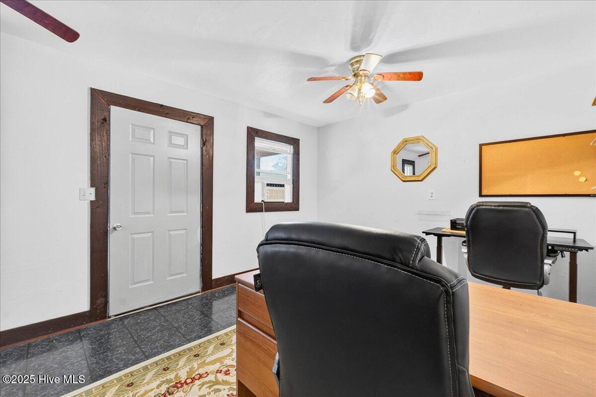 100543204 | Photo 55