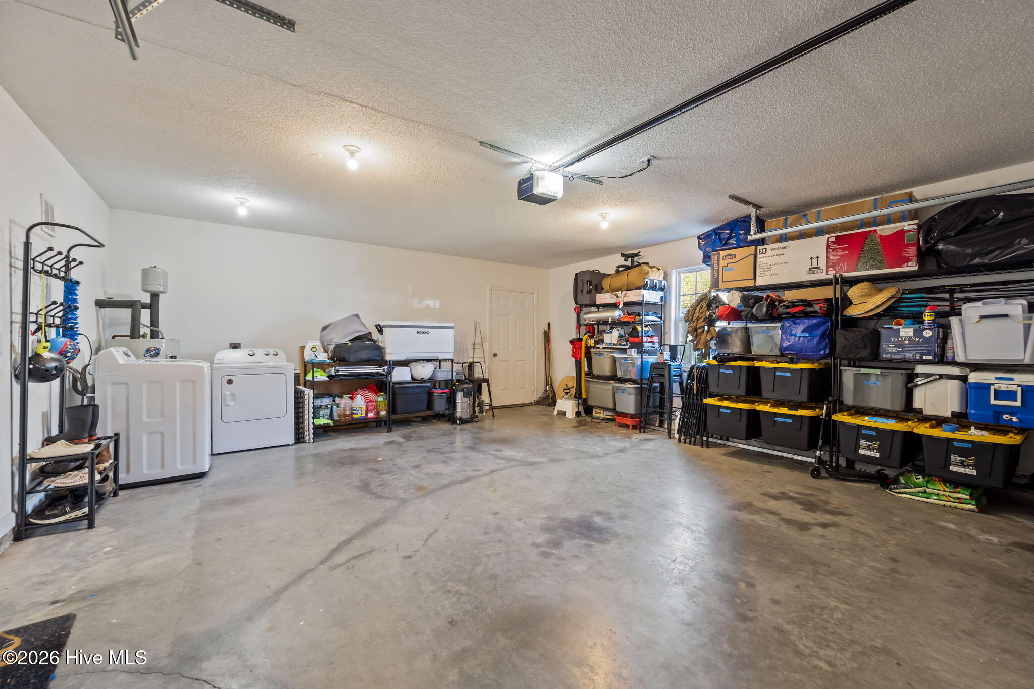 100561197 | Photo 43