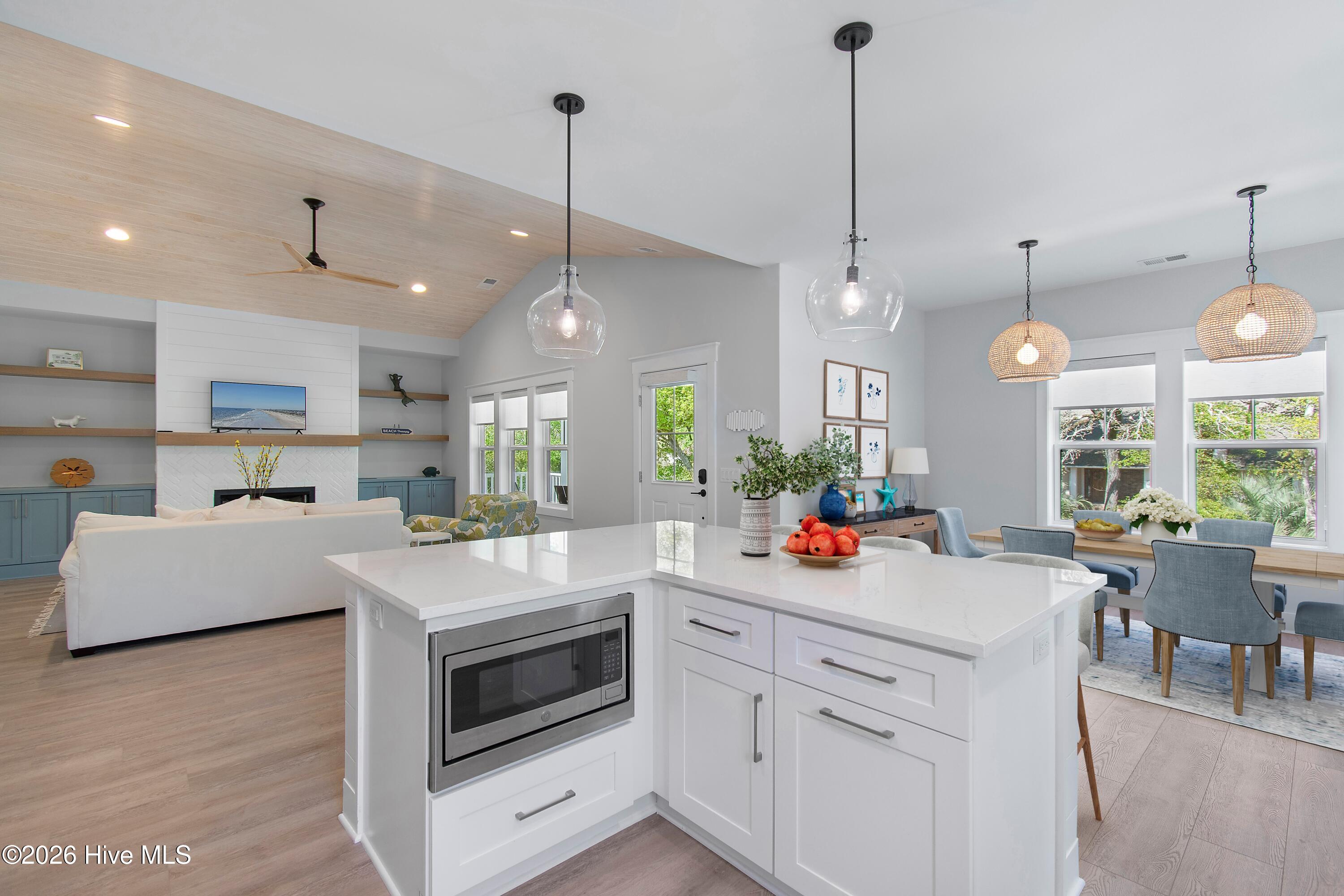 100567576 | Photo 13