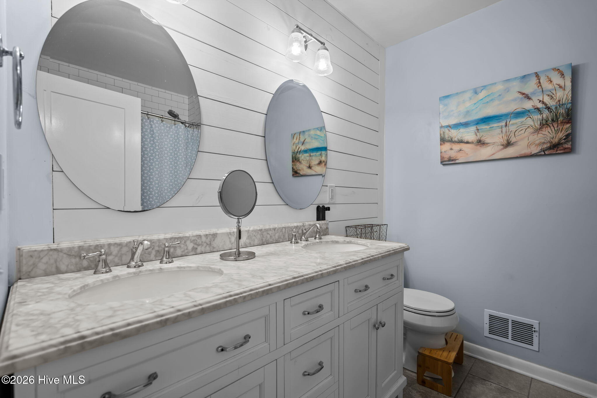 100525803 | Photo 26