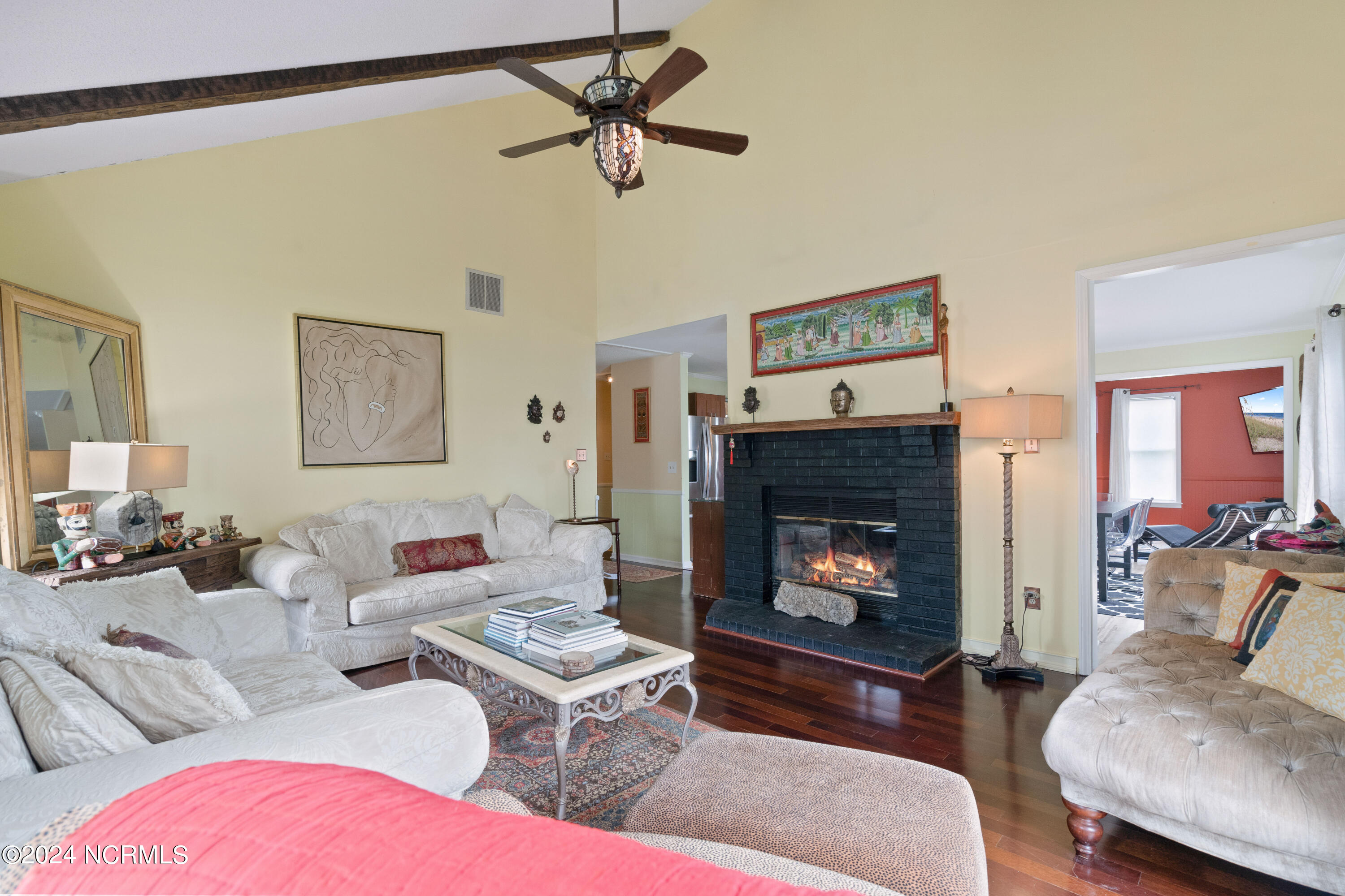 100560914 | Photo 30