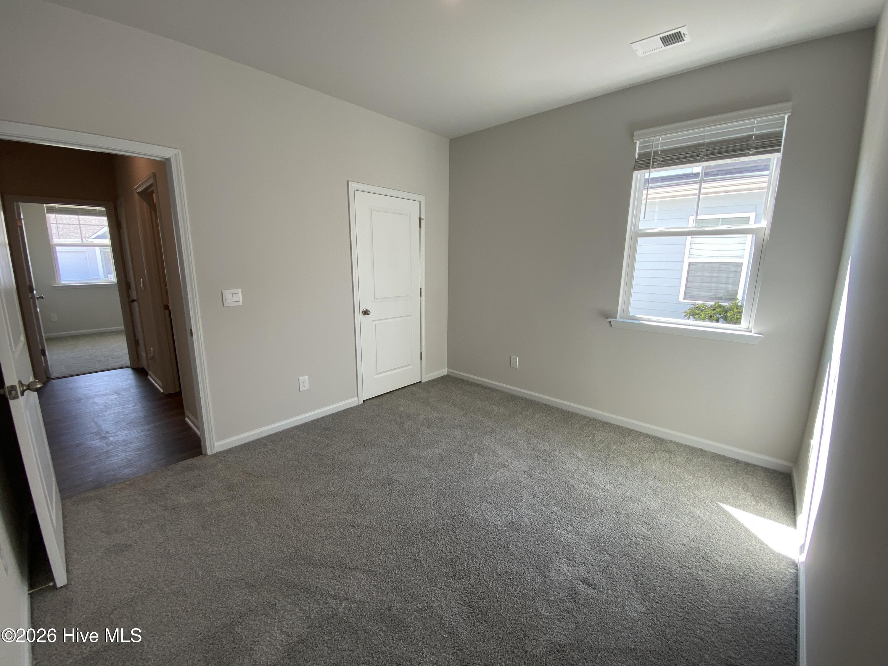 100553677 | Photo 23