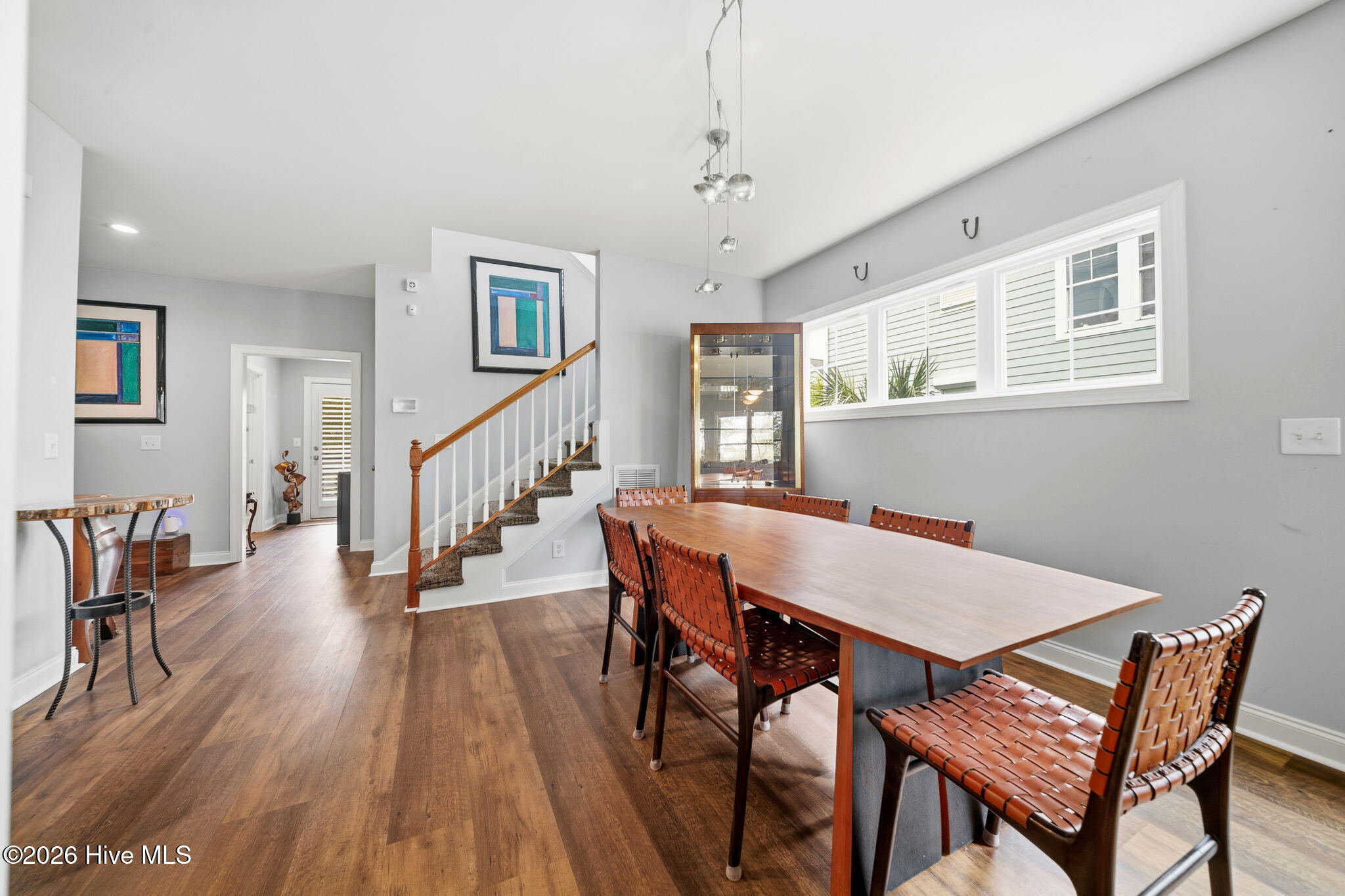 100566136 | Photo 34