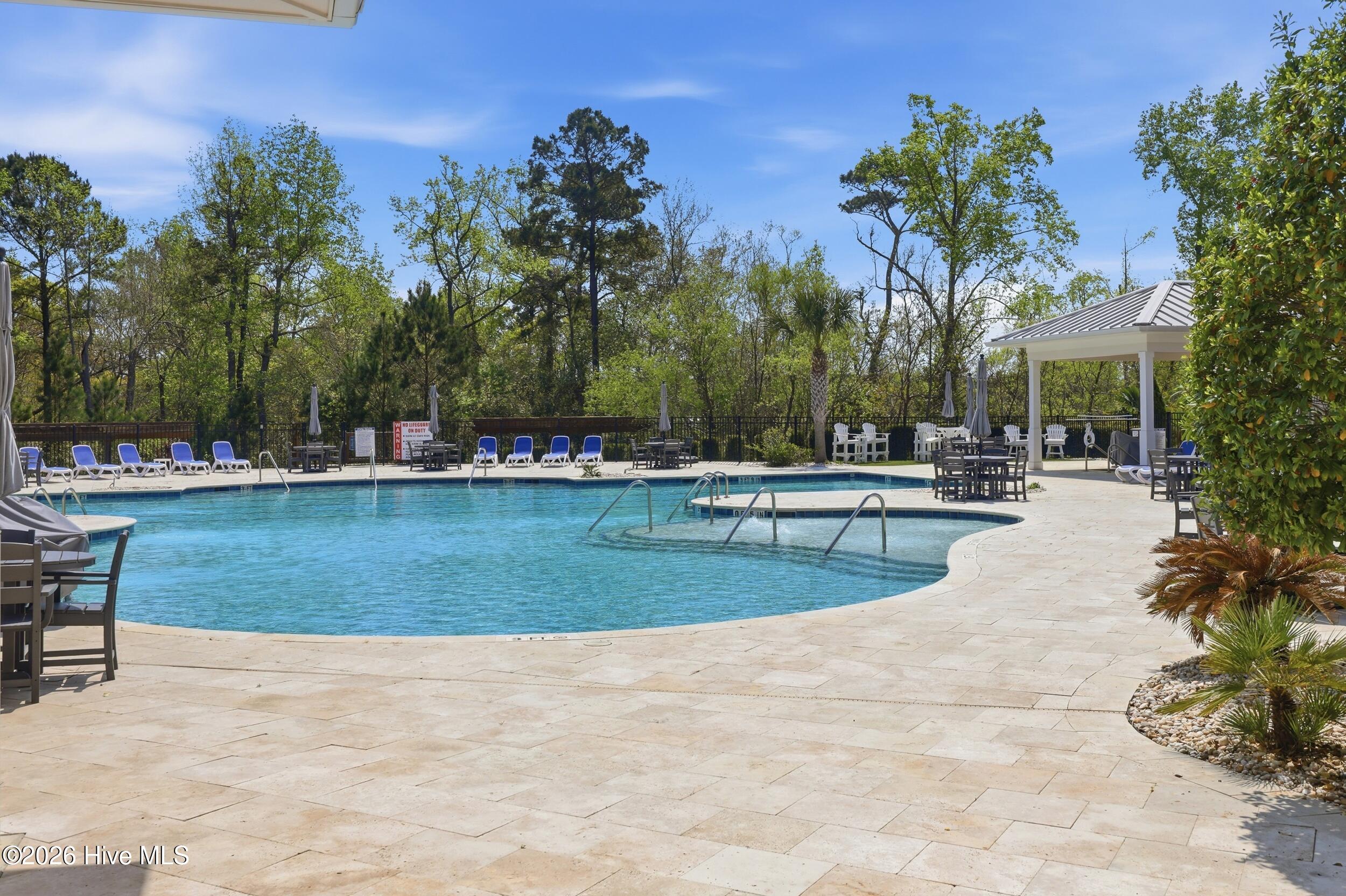 100564588 | Photo 51