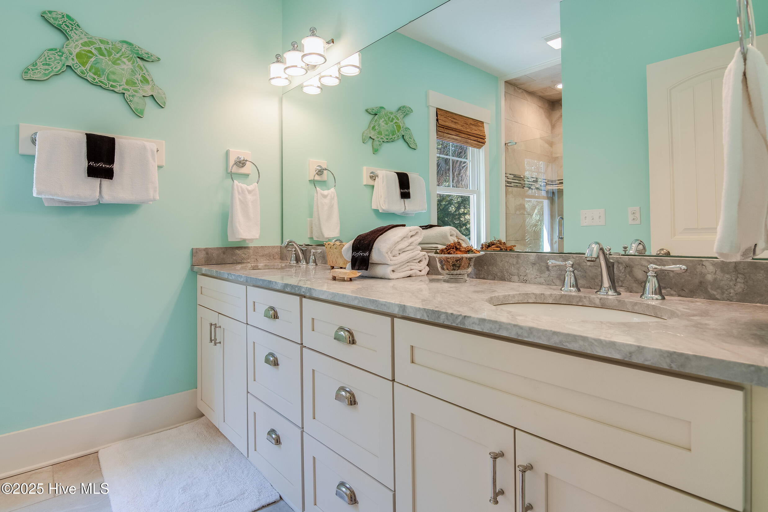 100545304 | Photo 19