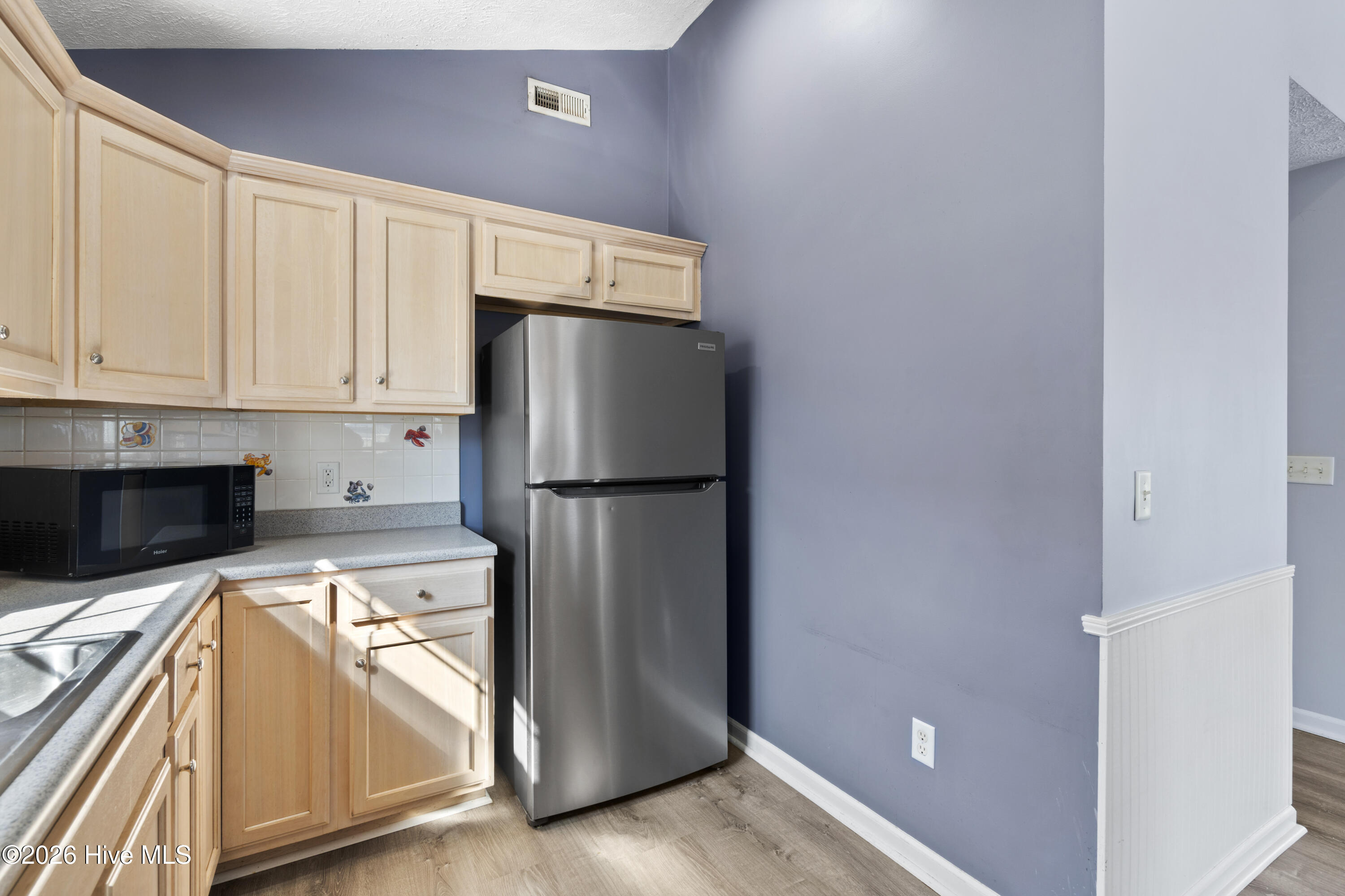 100554105 | Photo 12