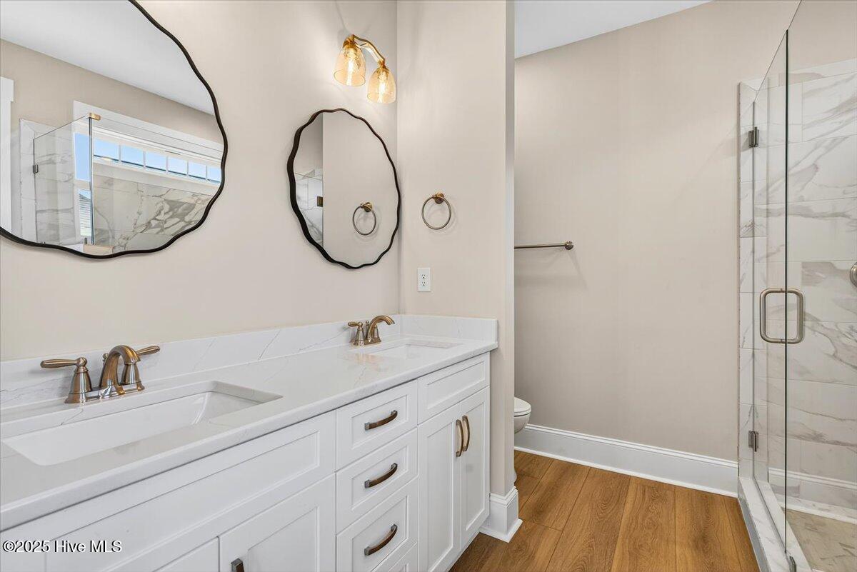 100504765 | Photo 15