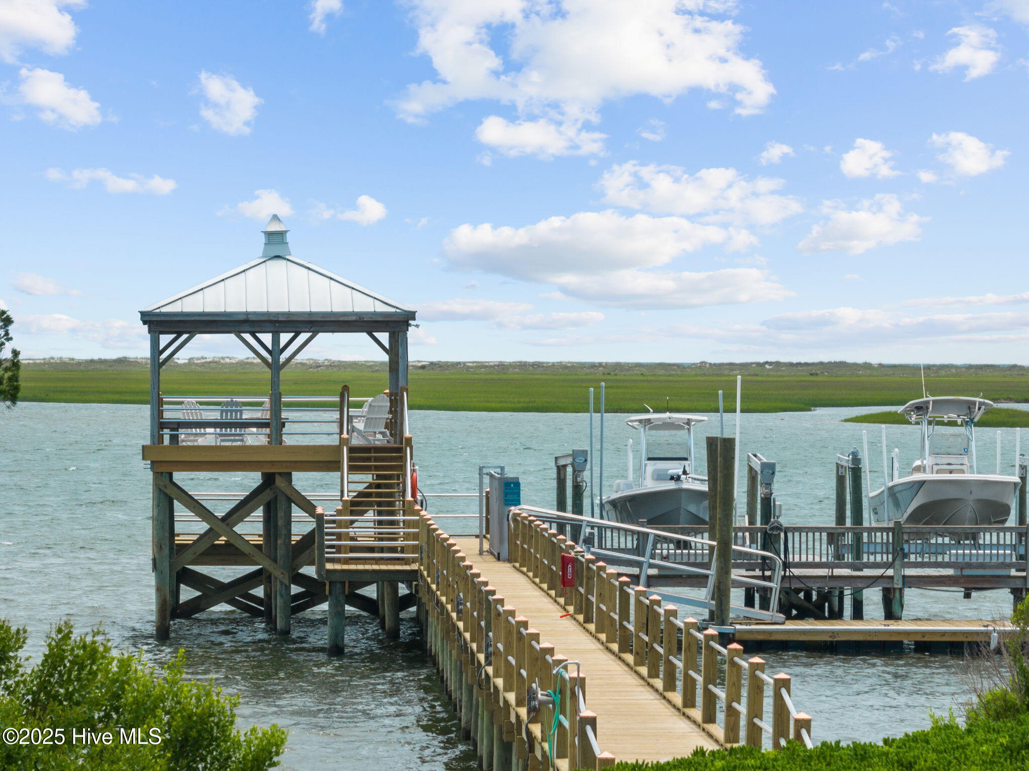 100546200 | Photo 46