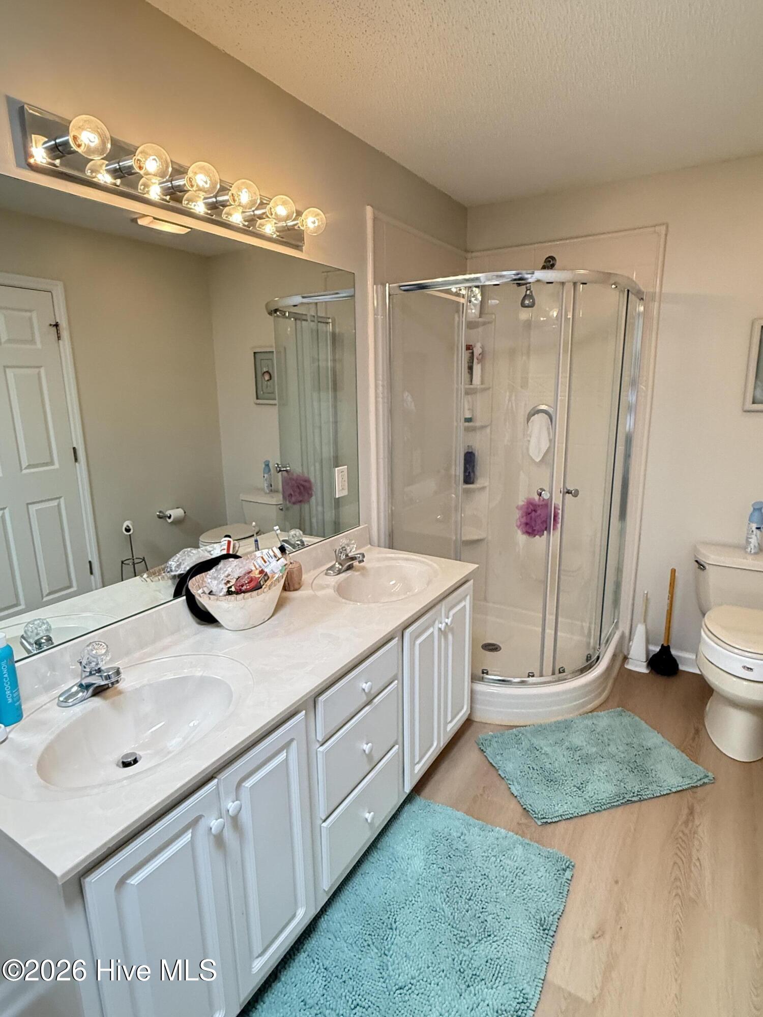 100561719 | Photo 23