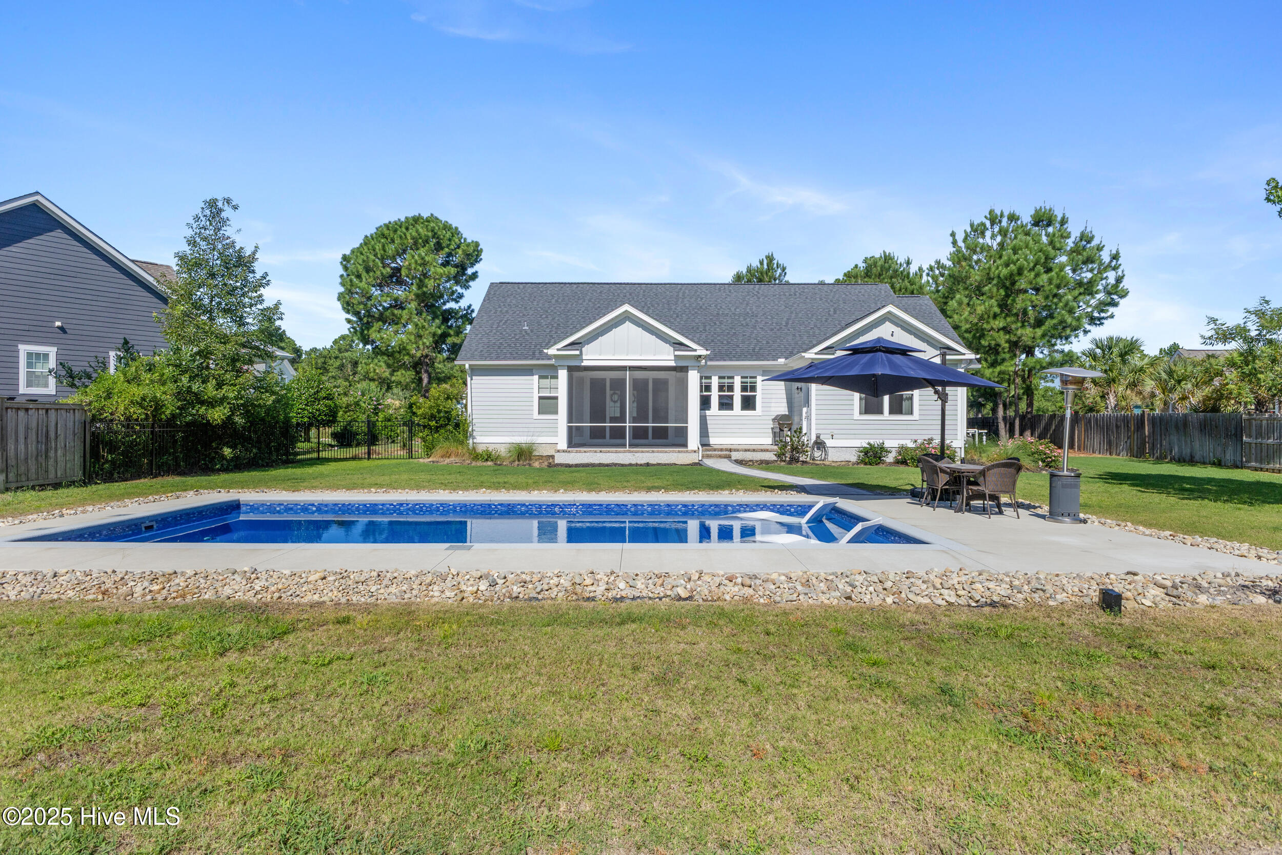 100520337 | Photo 39