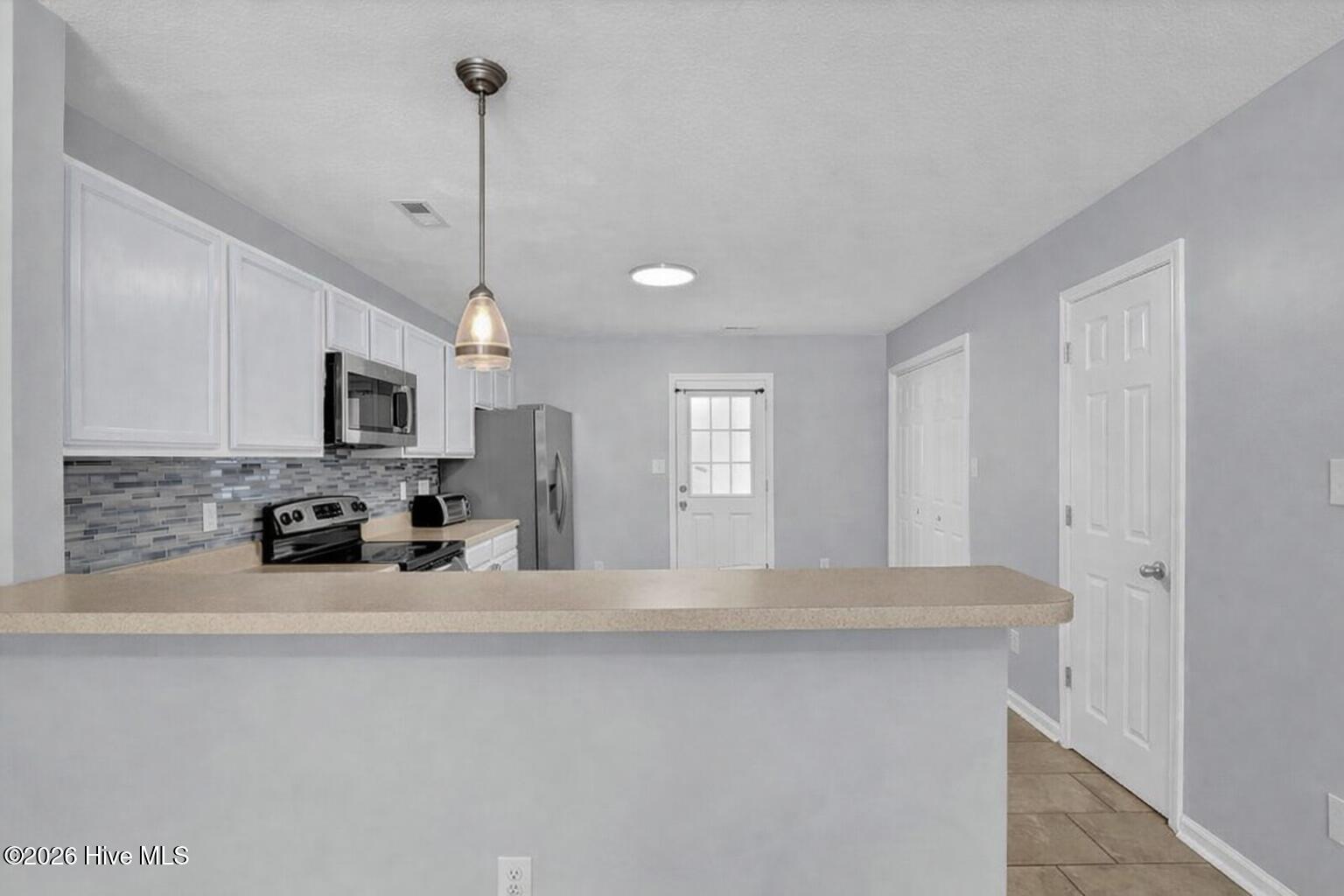 100548986 | Photo 13