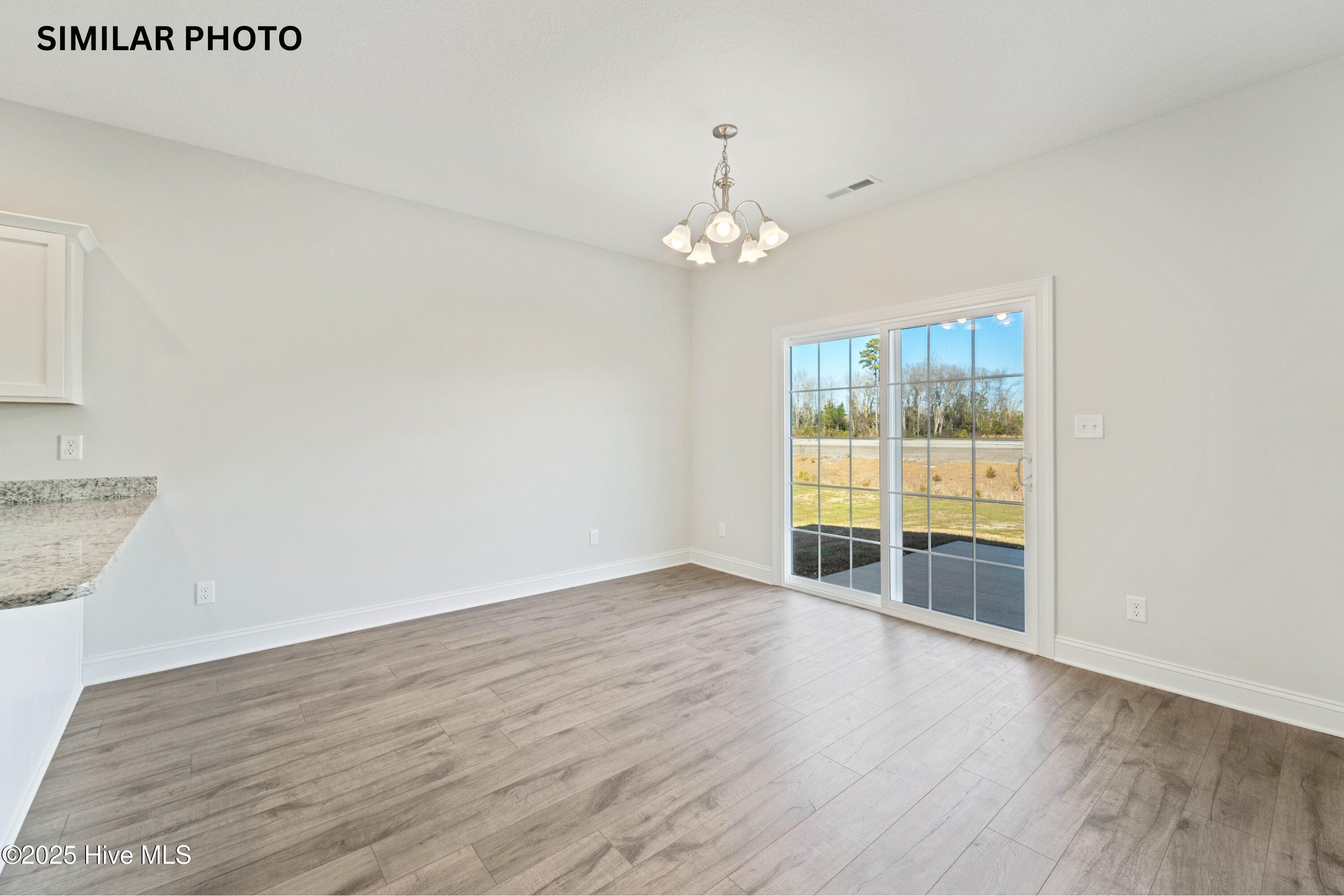 100526959 | Photo 10