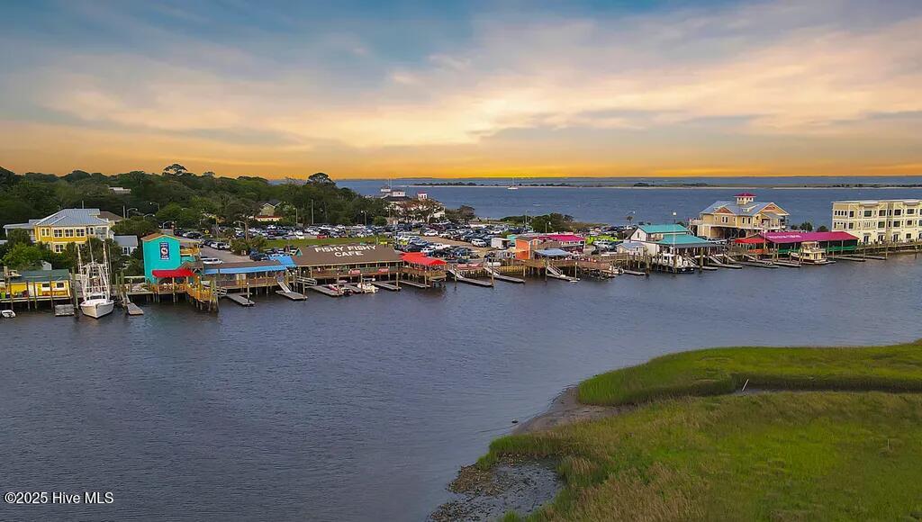 100530460 | Photo 18