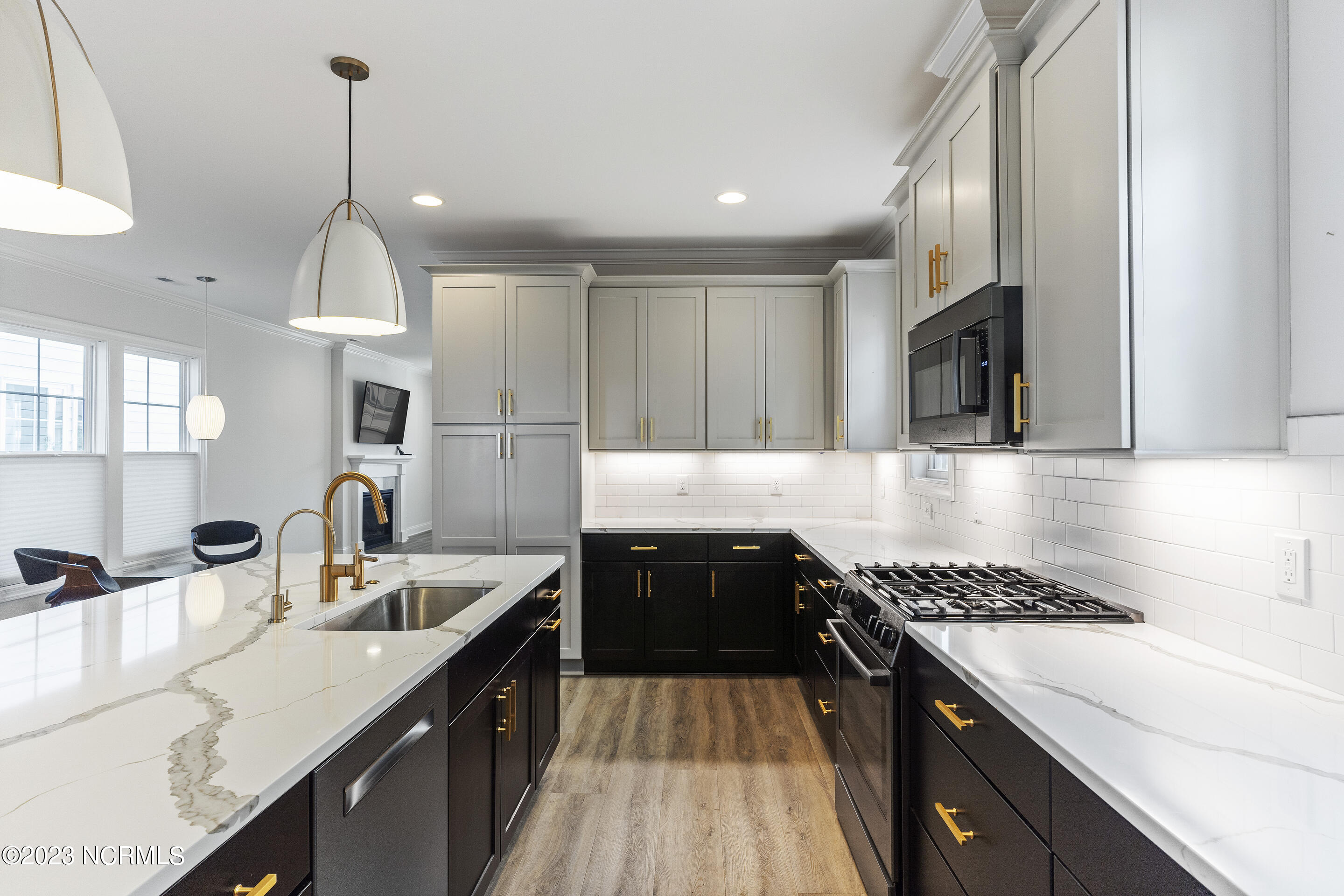 100547954 | Photo 12