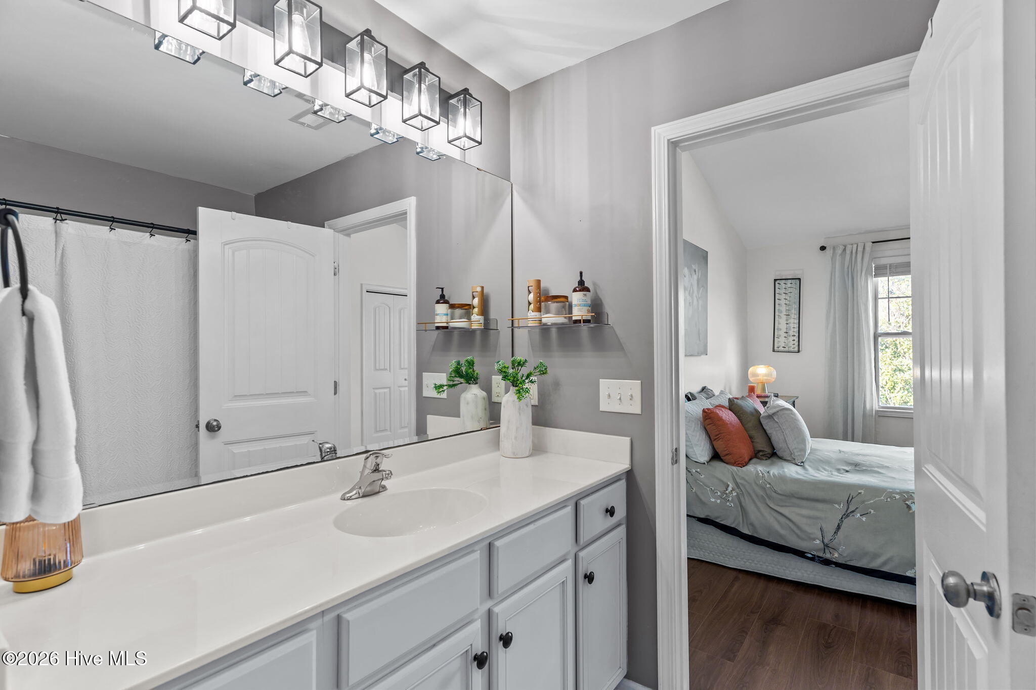 100555815 | Photo 22