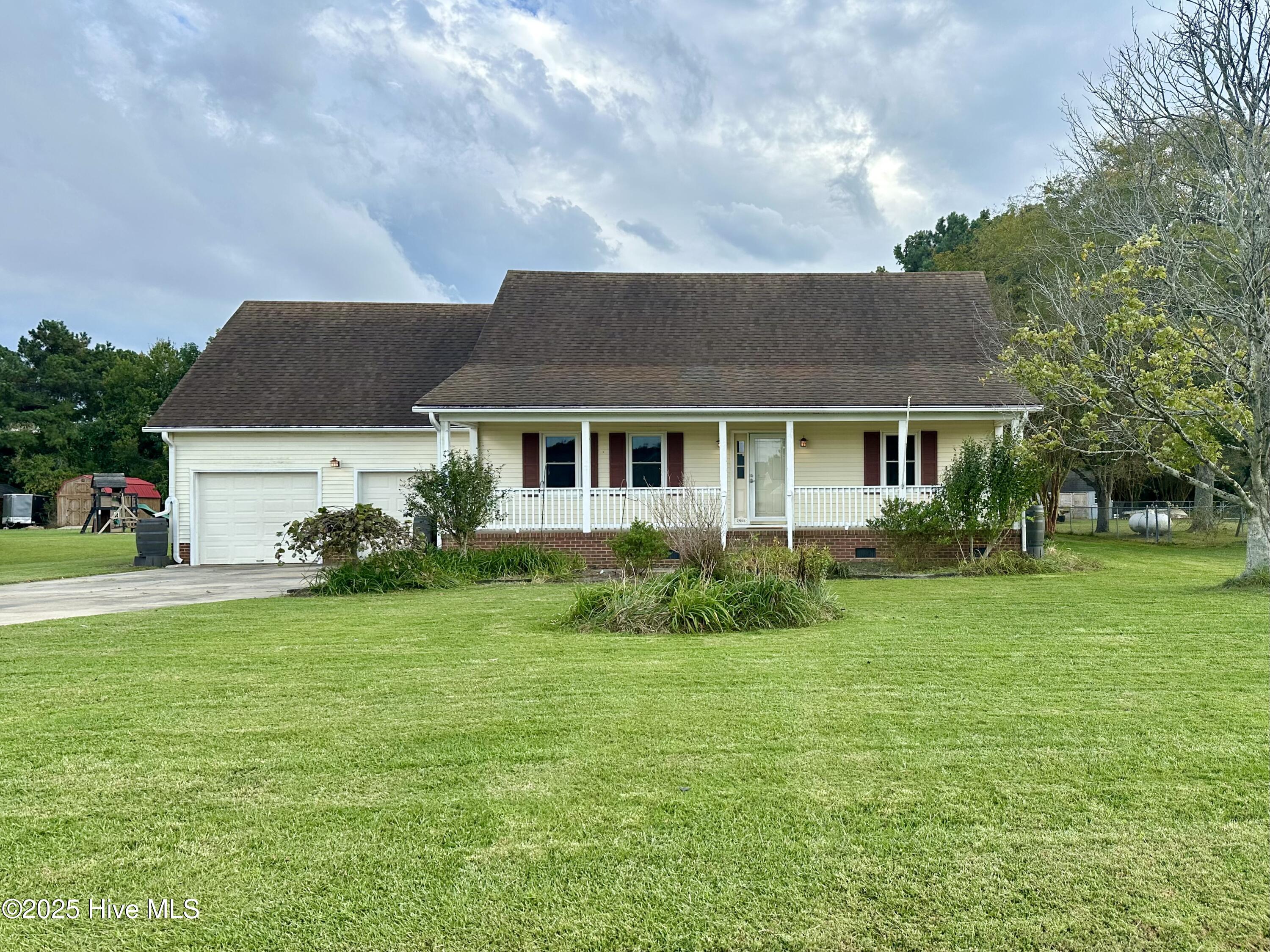 Homes for sale in Elizabeth City, NC | 2505 Redgate Dr, Elizabeth City, NC 27909 | MLS# 100533406