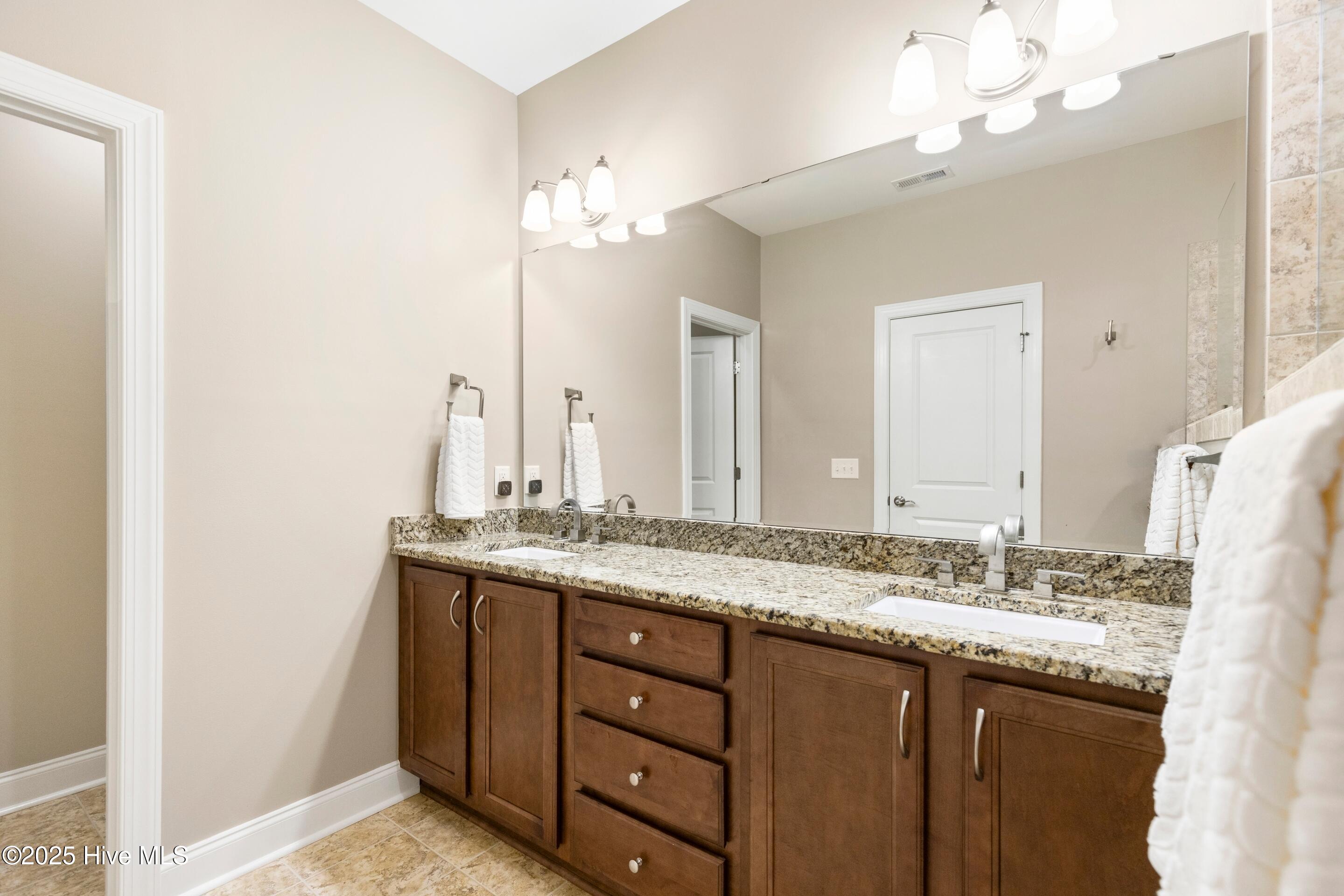 100537619 | Photo 20