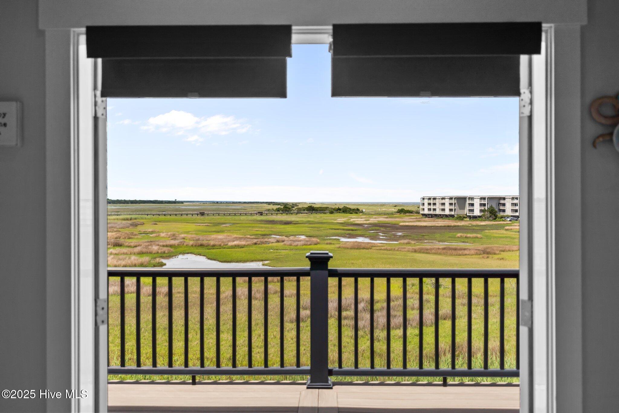 100514029 | Photo 64