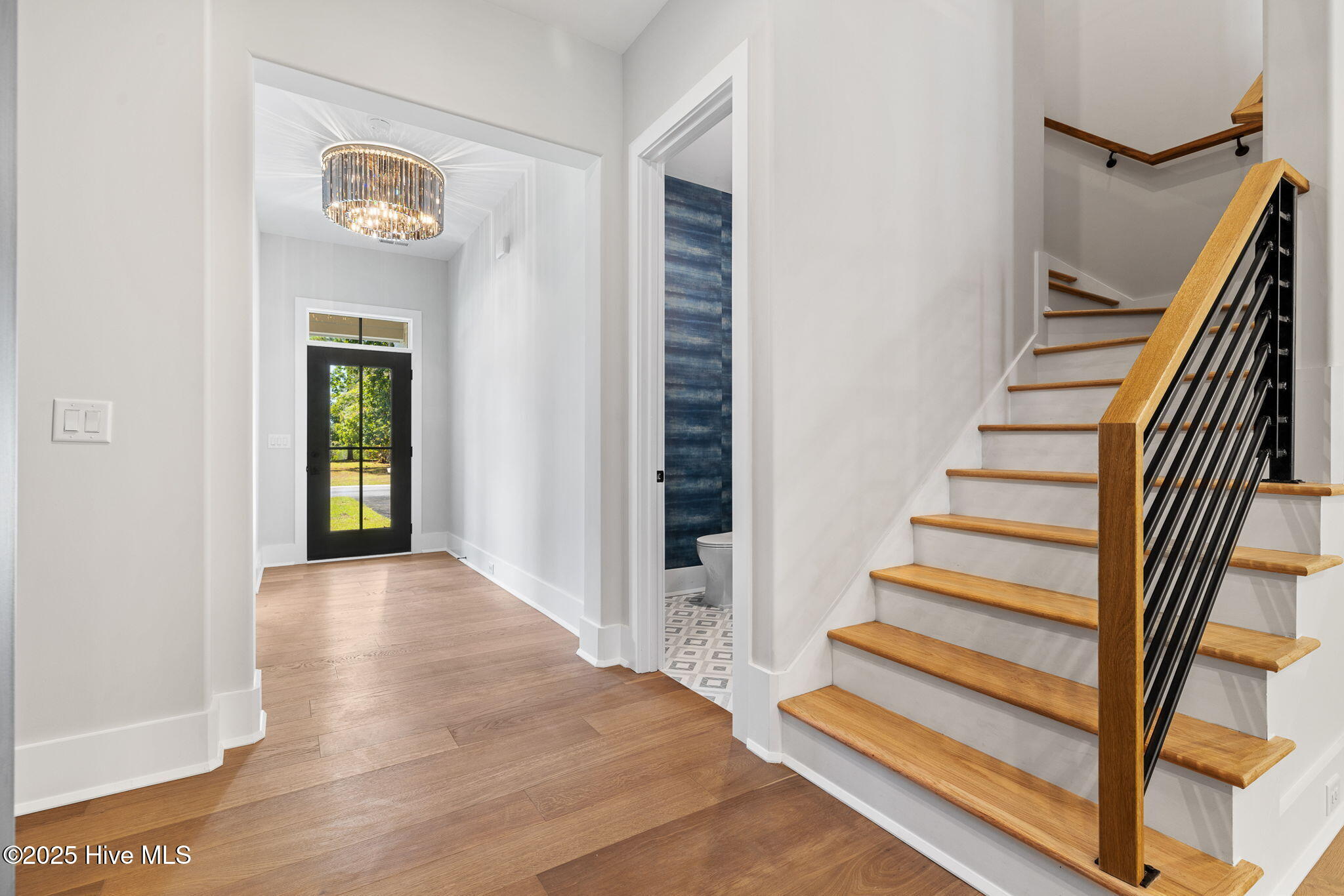 100522632 | Photo 51