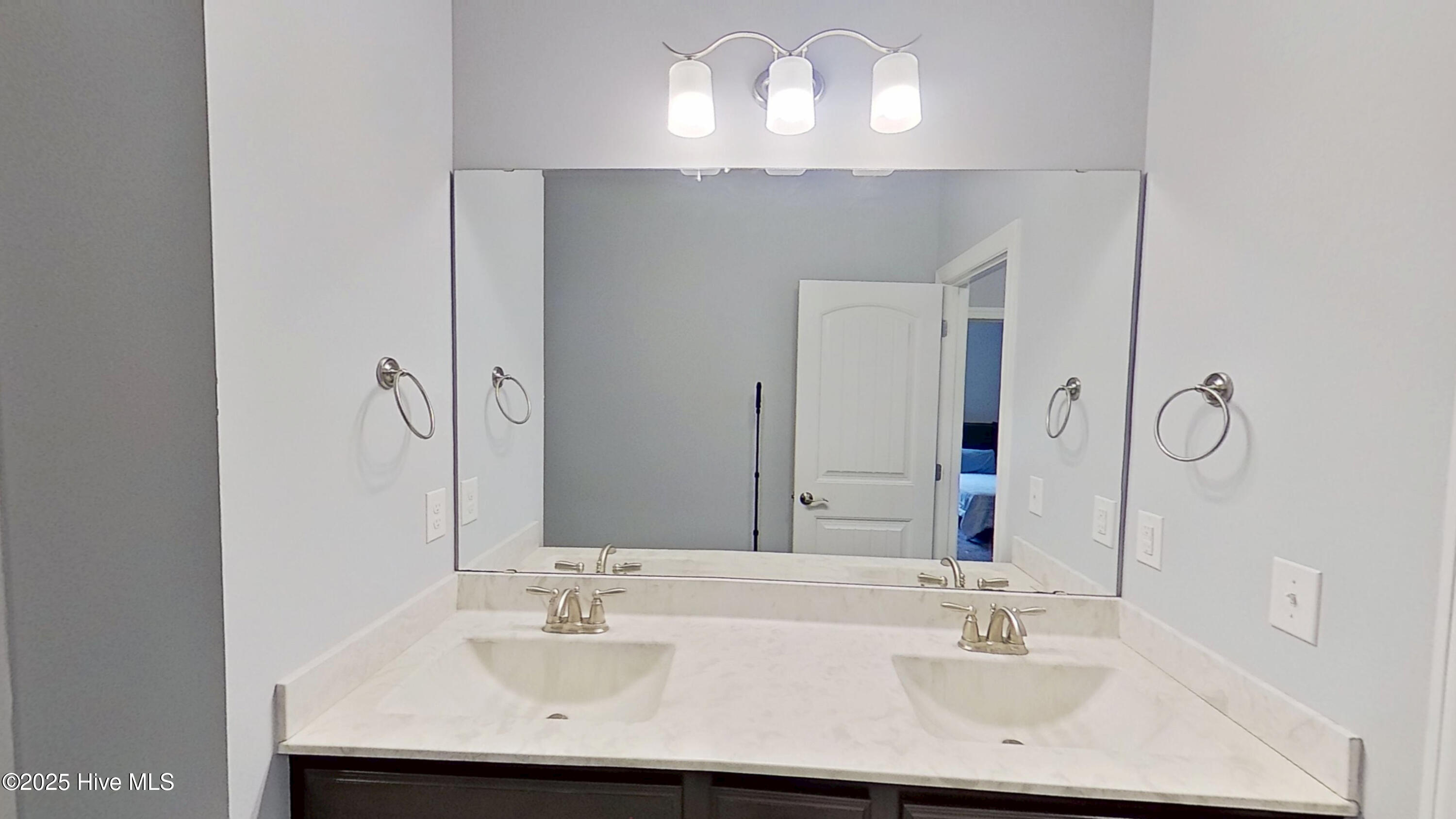 100544471 | Photo 22