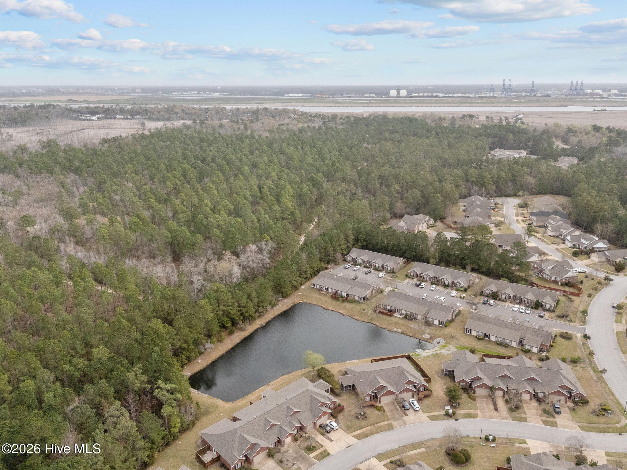 100560017 | Photo 33