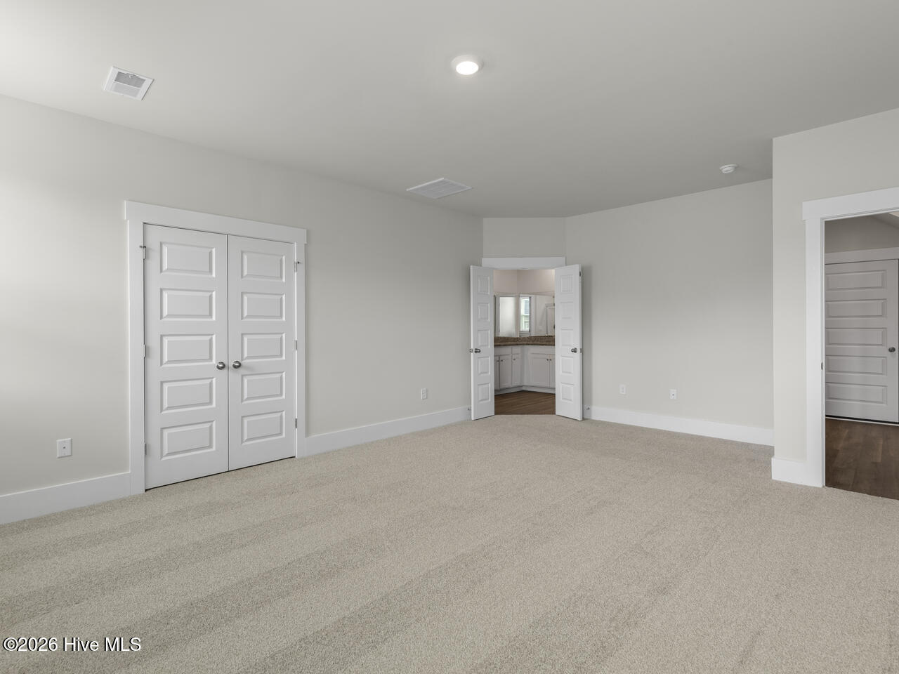 100553189 | Photo 19