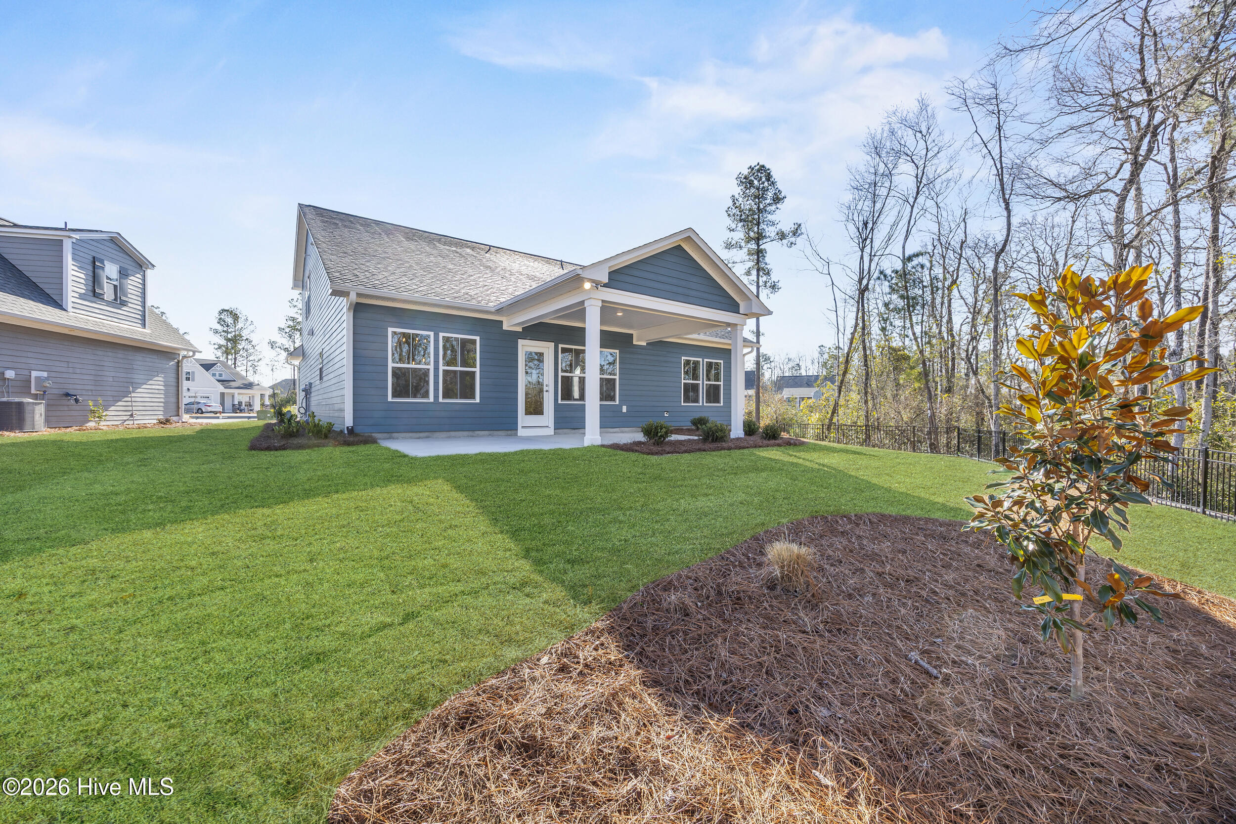 100527051 | Photo 53