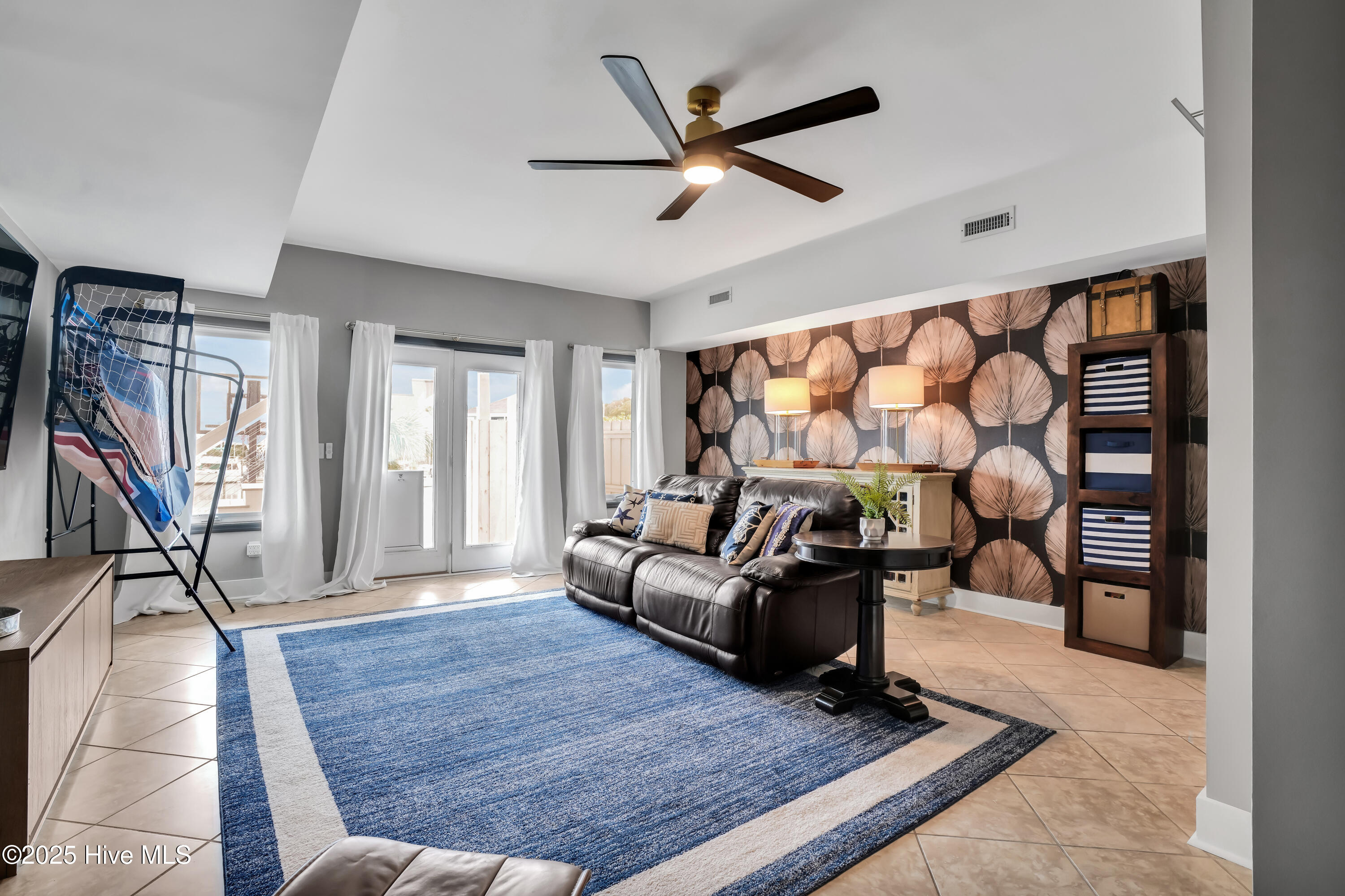 100557608 | Photo 17