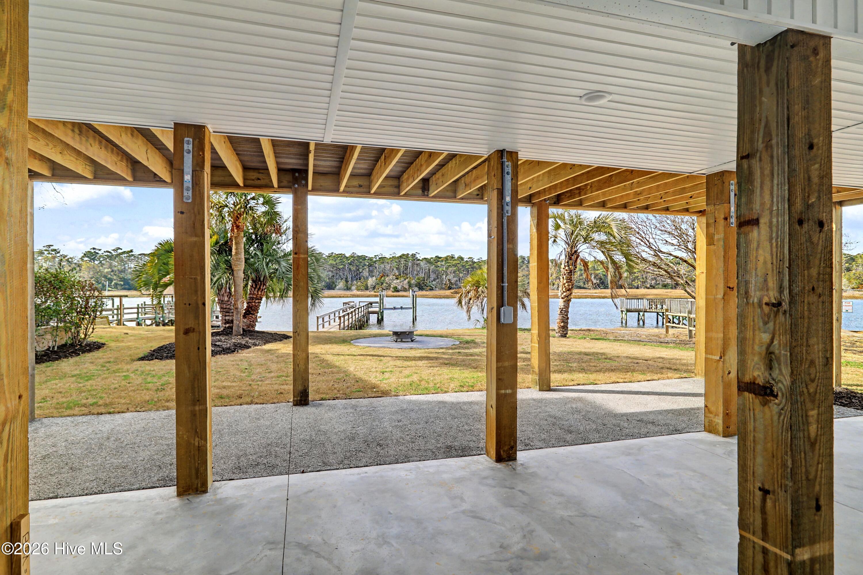 100556929 | Photo 44