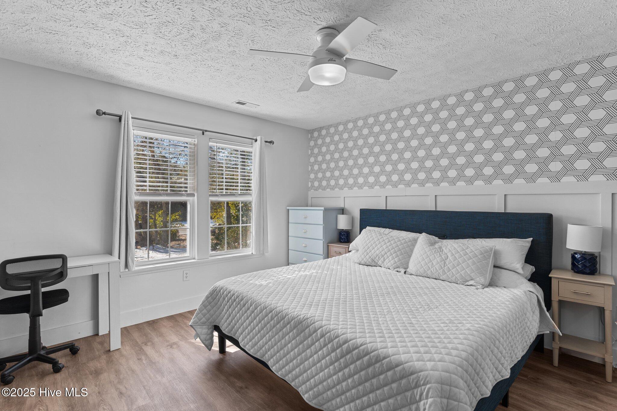 100557210 | Photo 17