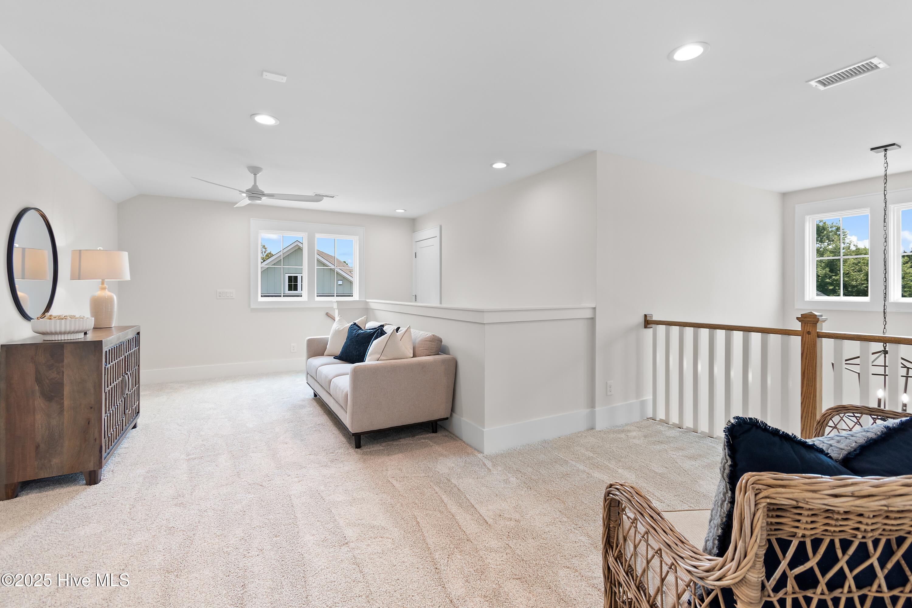 100492285 | Photo 41