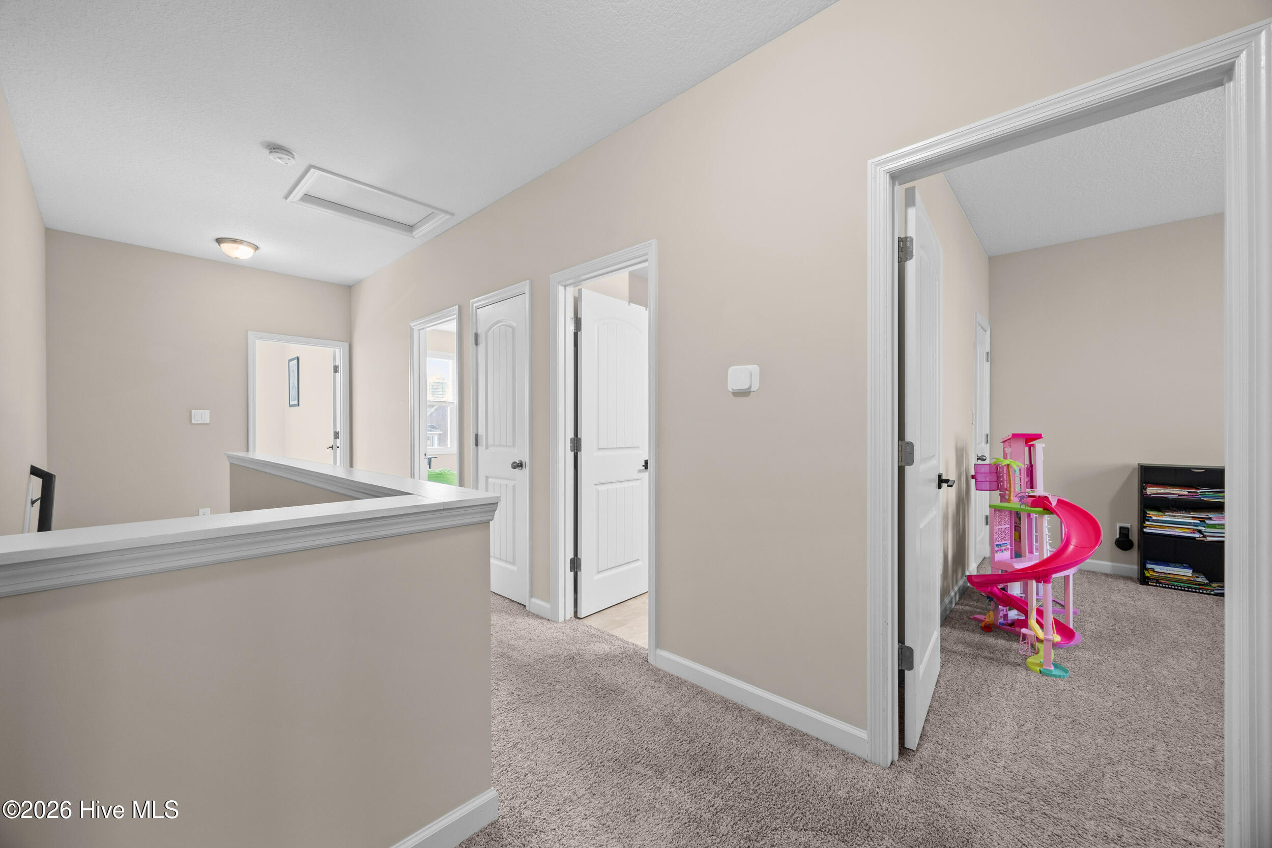 100566165 | Photo 29