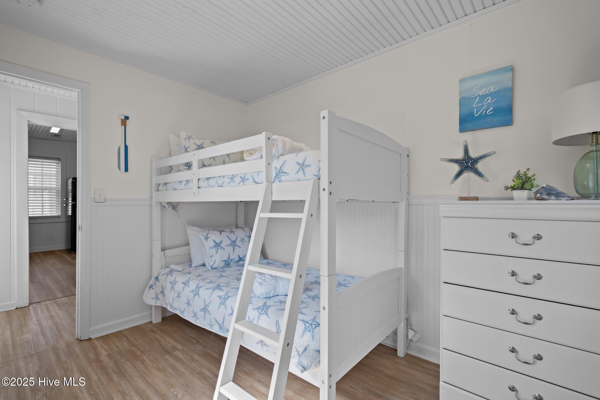 100537194 | Photo 137