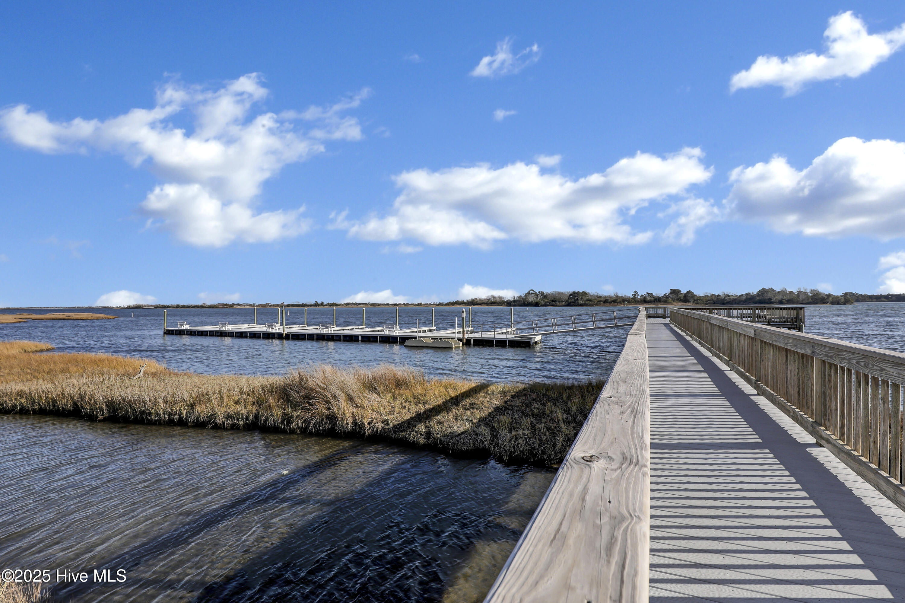 100545605 | Photo 70