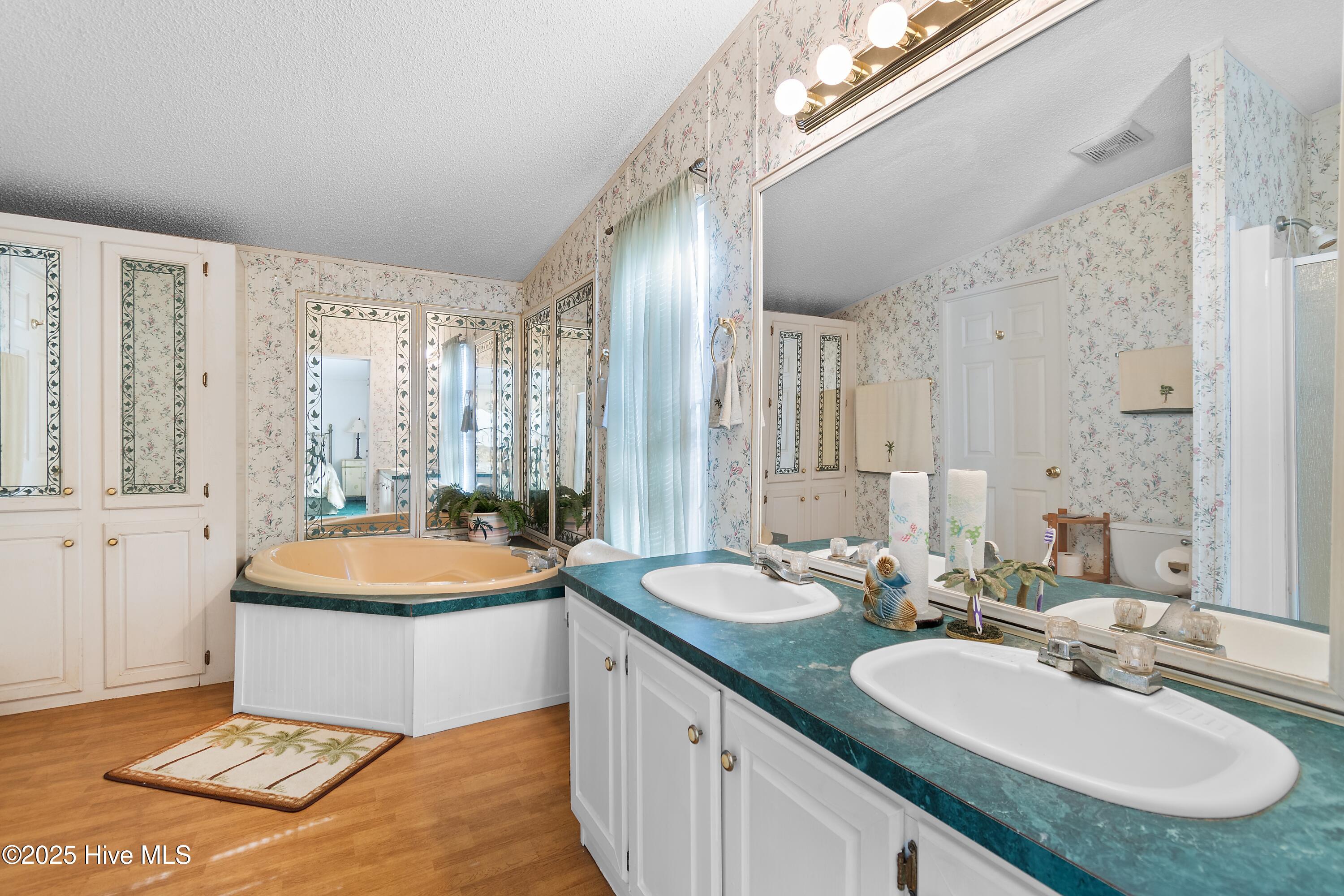 100541148 | Photo 20