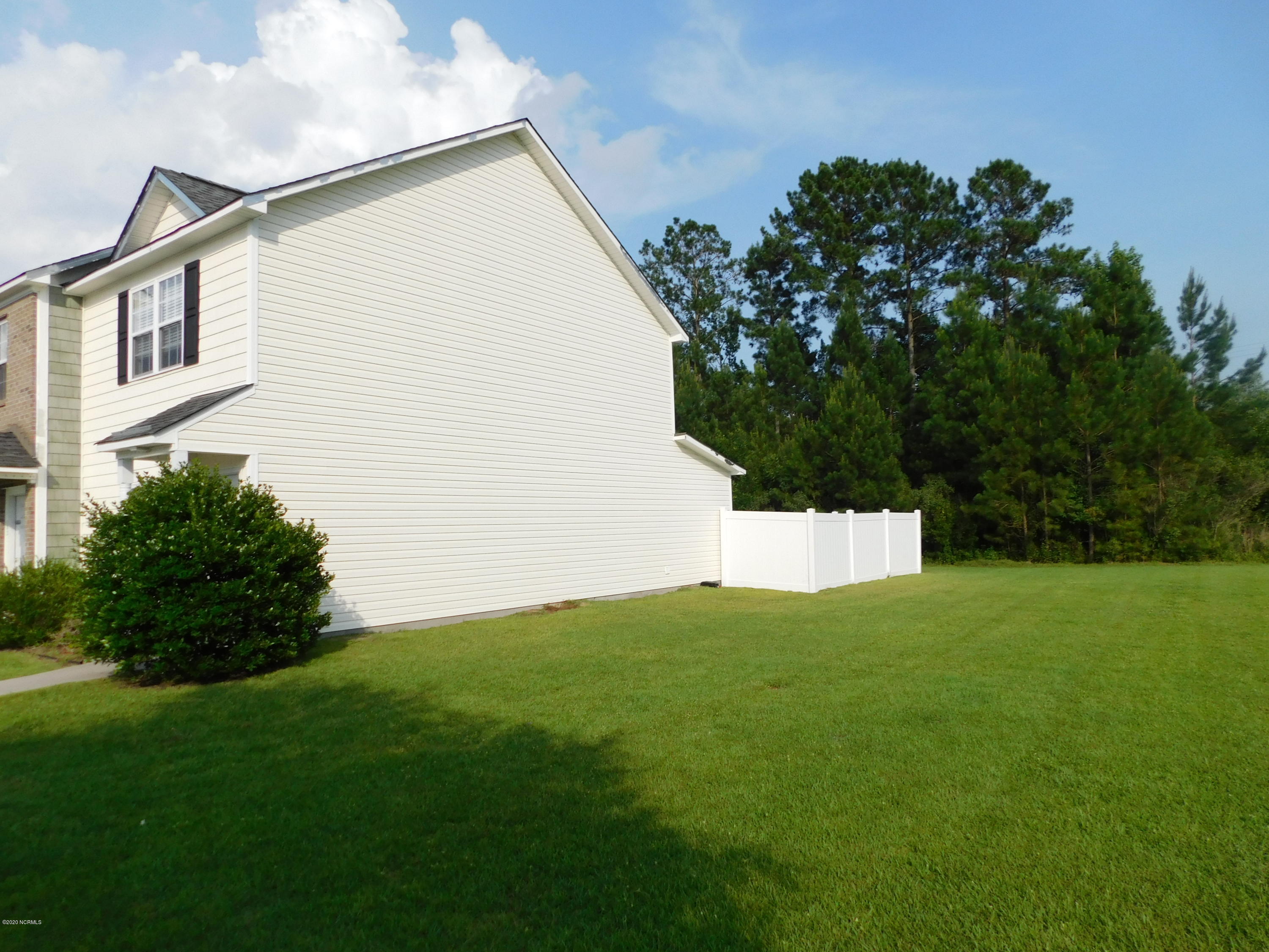 100568605 | Photo 12