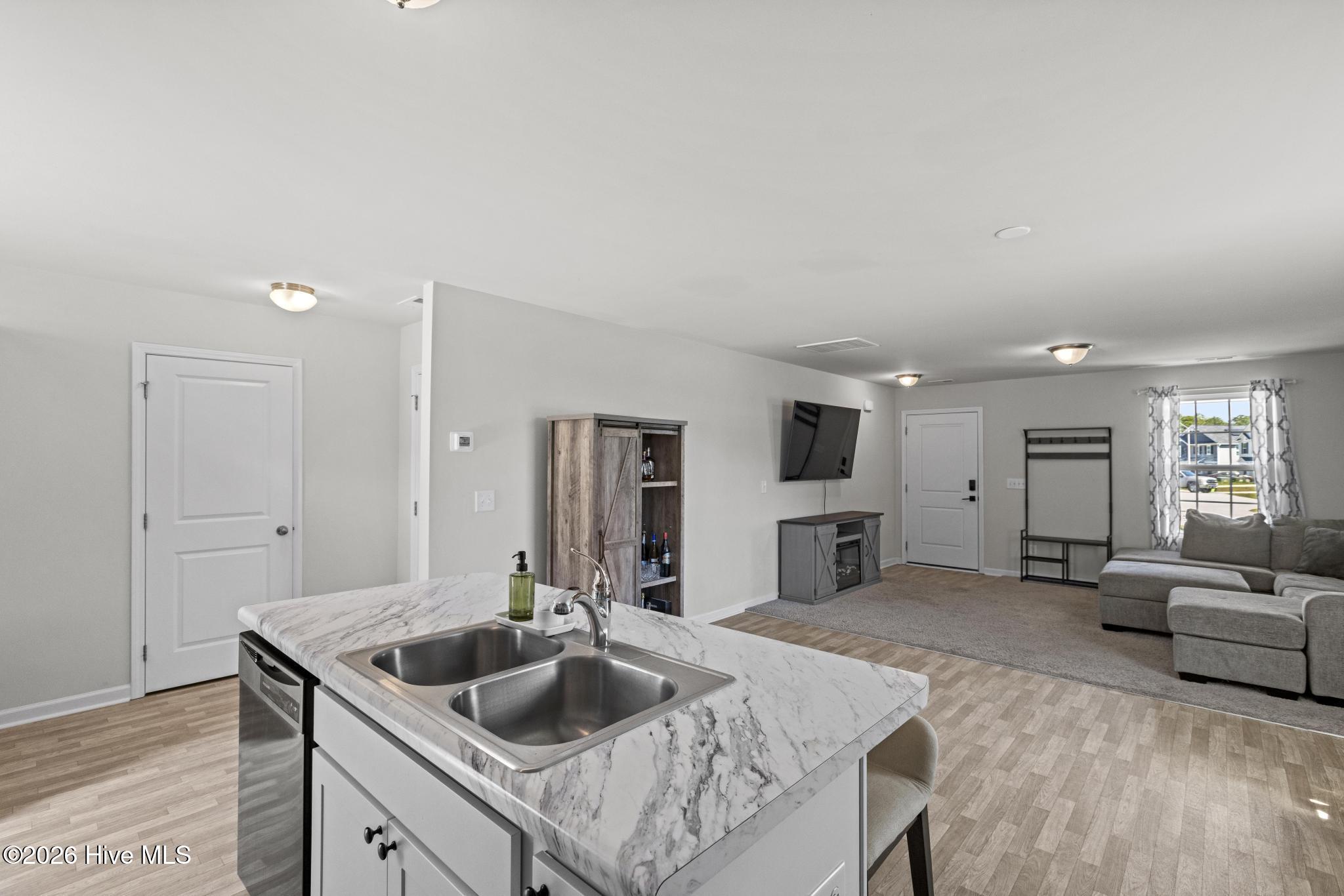 100565609 | Photo 10