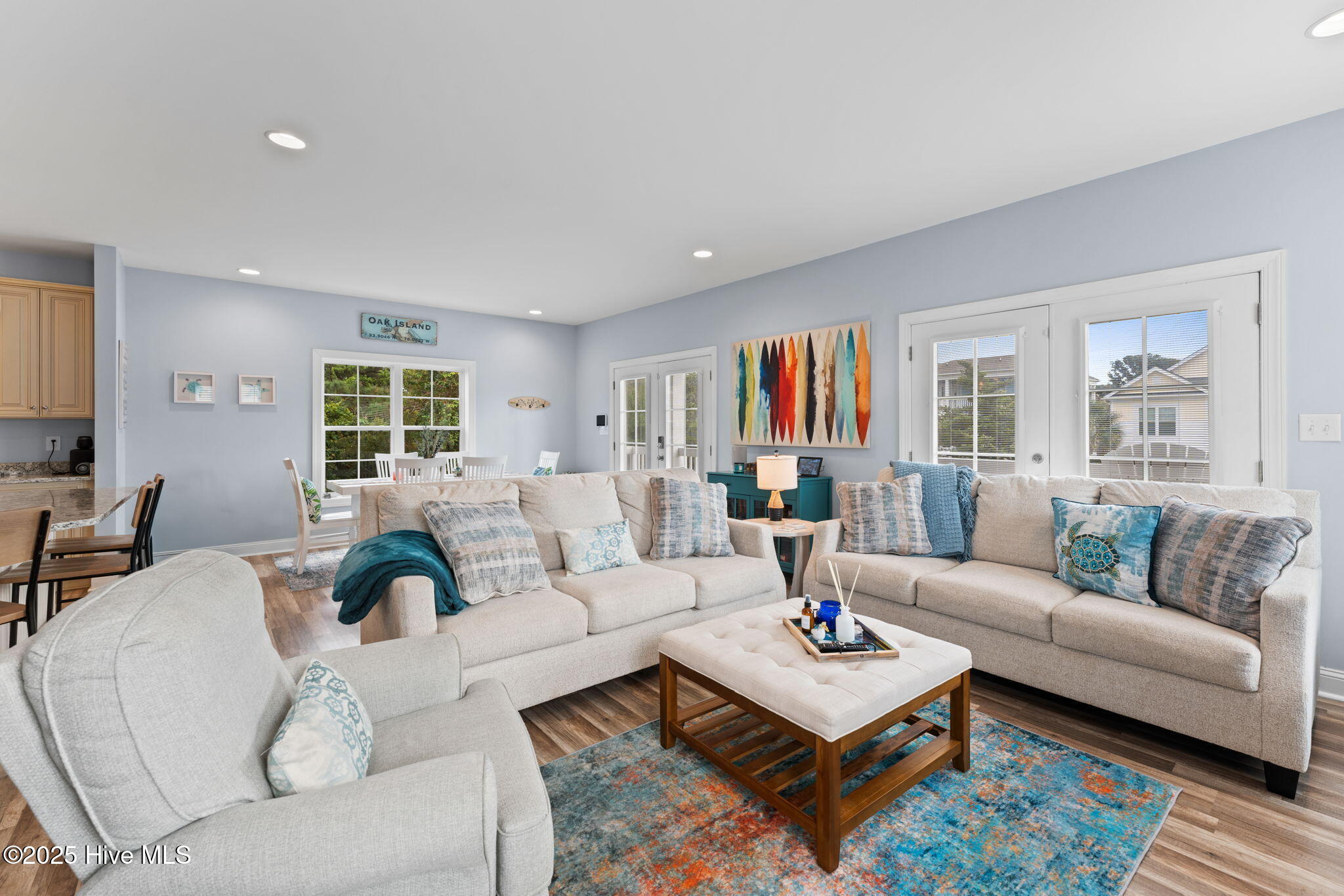 100532717 | Photo 19