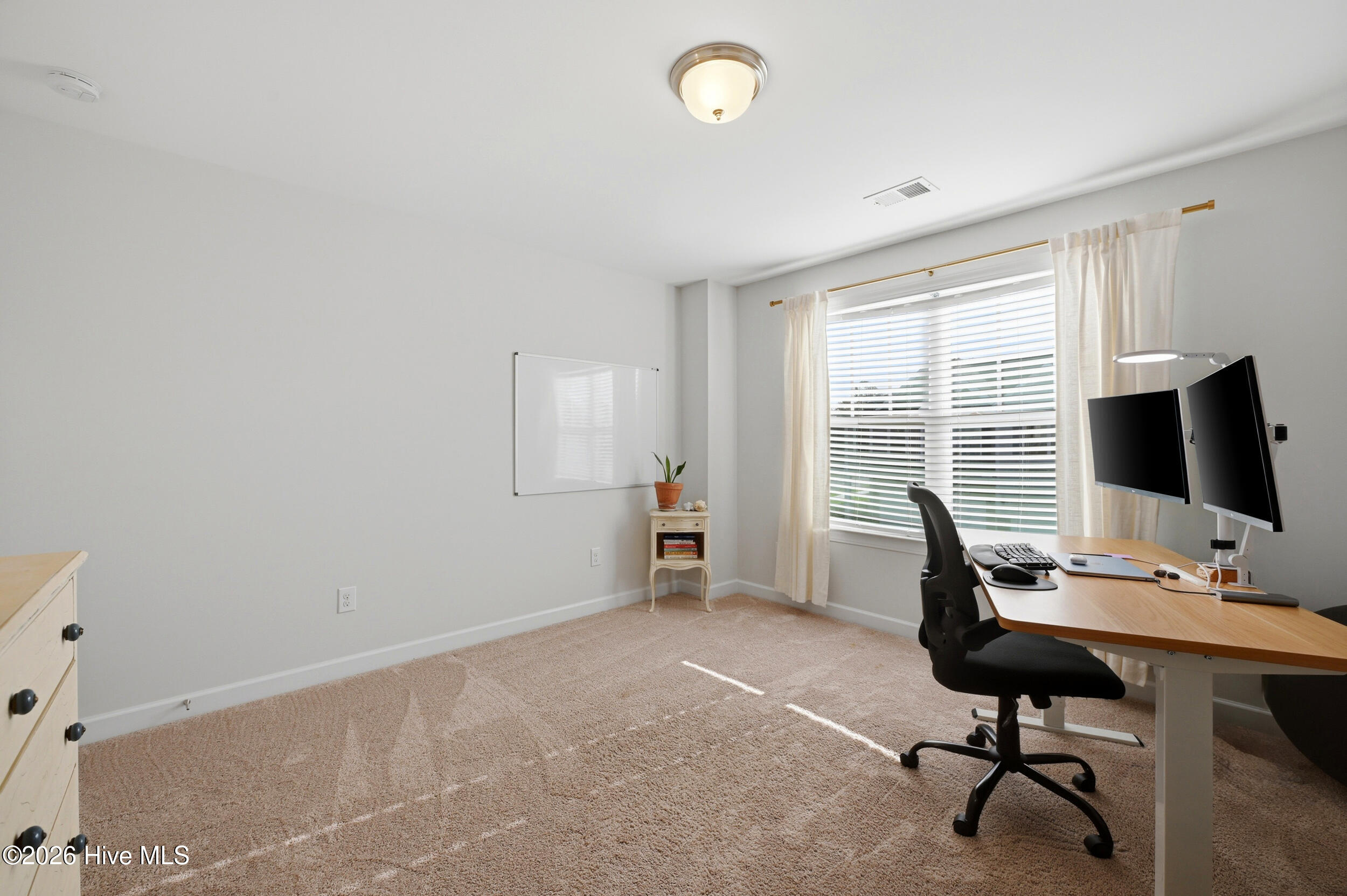 100562776 | Photo 26