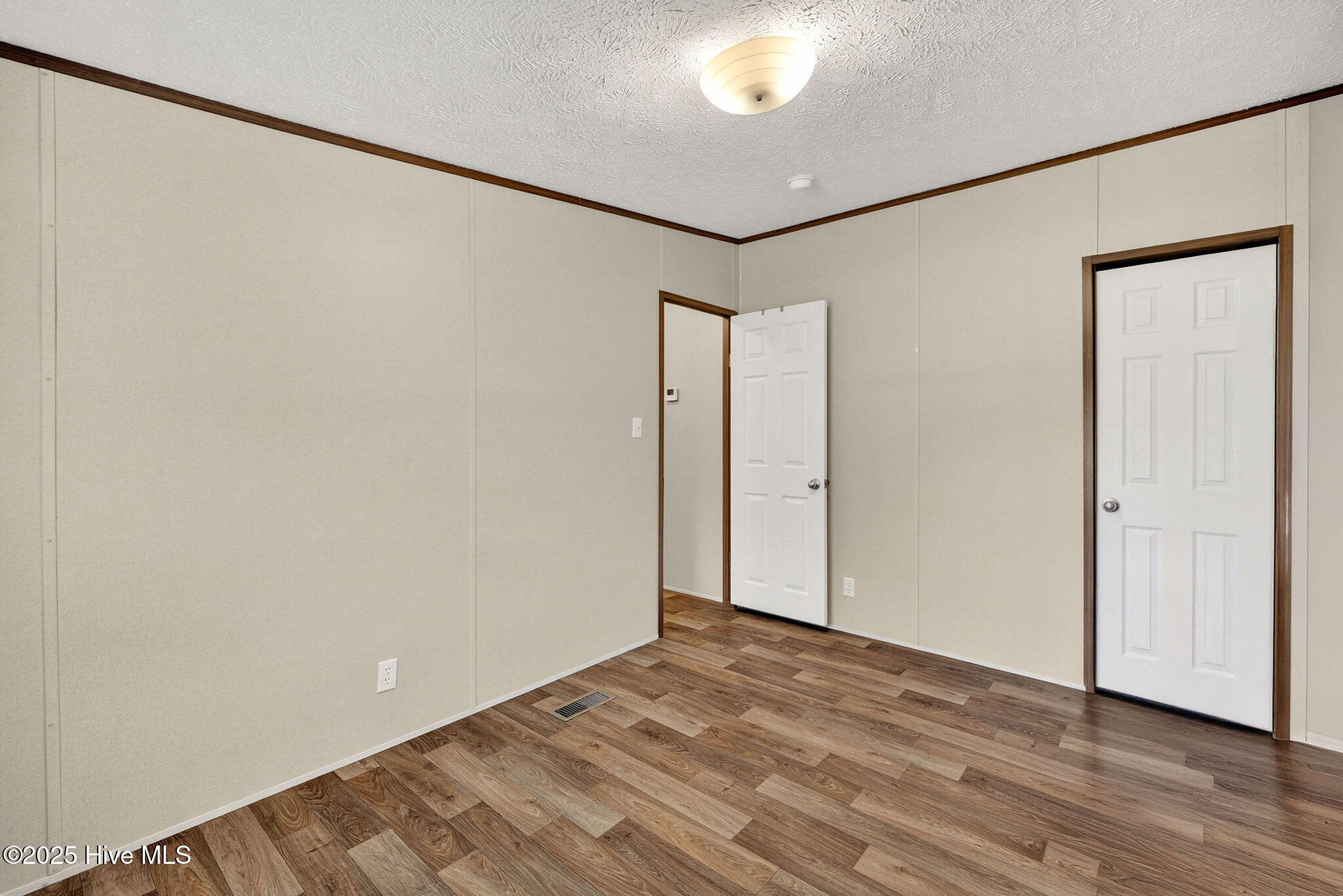 100537876 | Photo 36