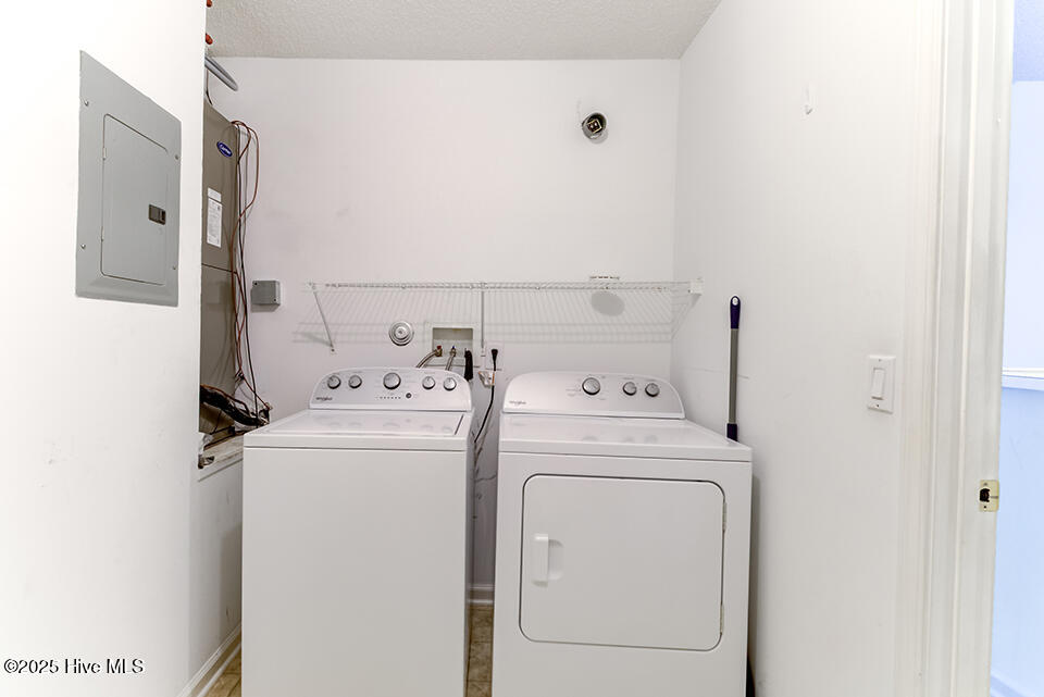 100539365 | Photo 16