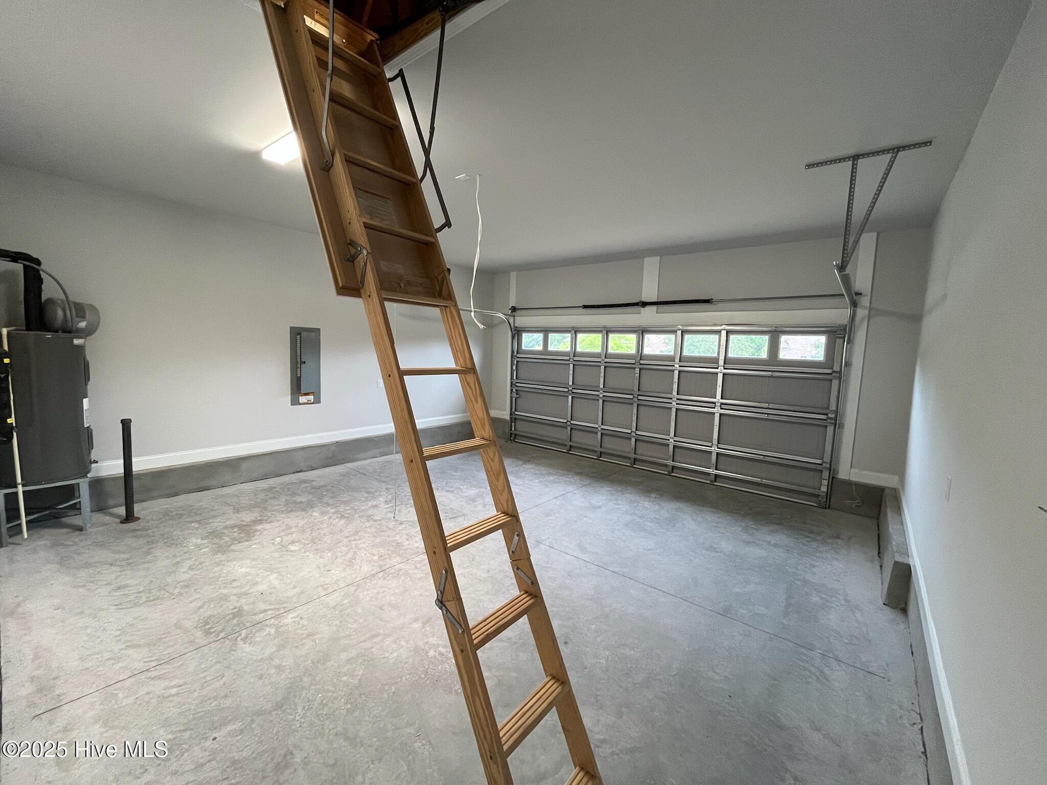 100456477 | Photo 33