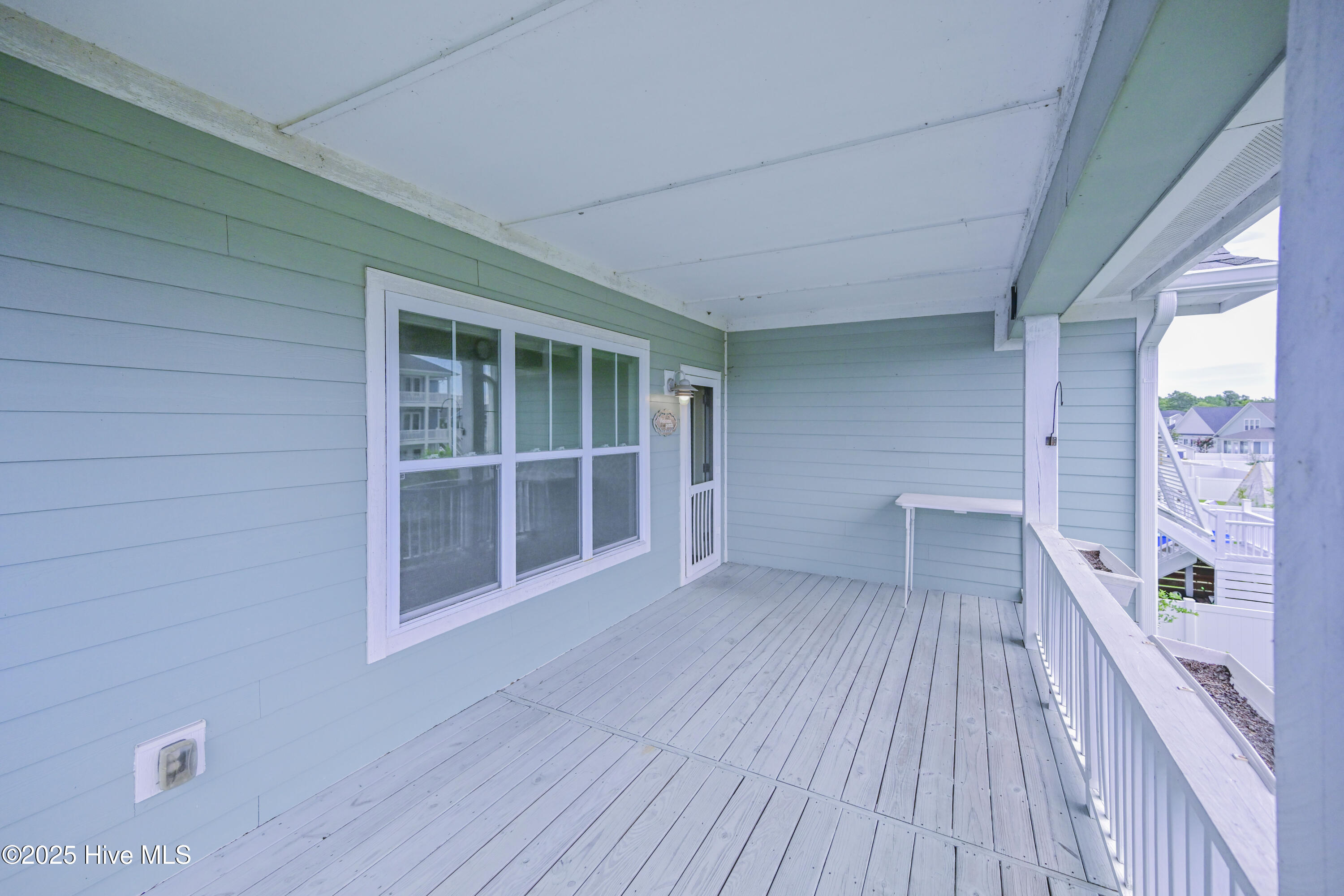 100523770 | Photo 48